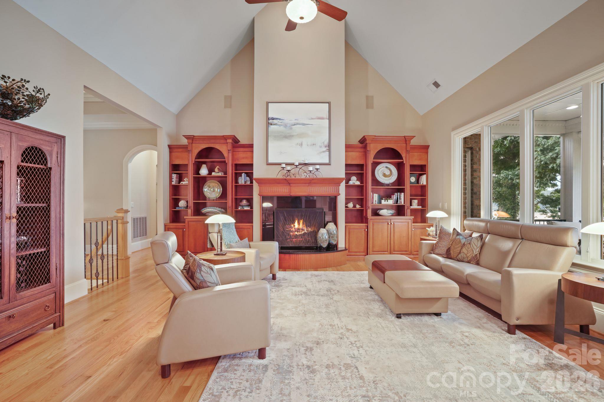 1348 Astoria Parkway Property Photo 11