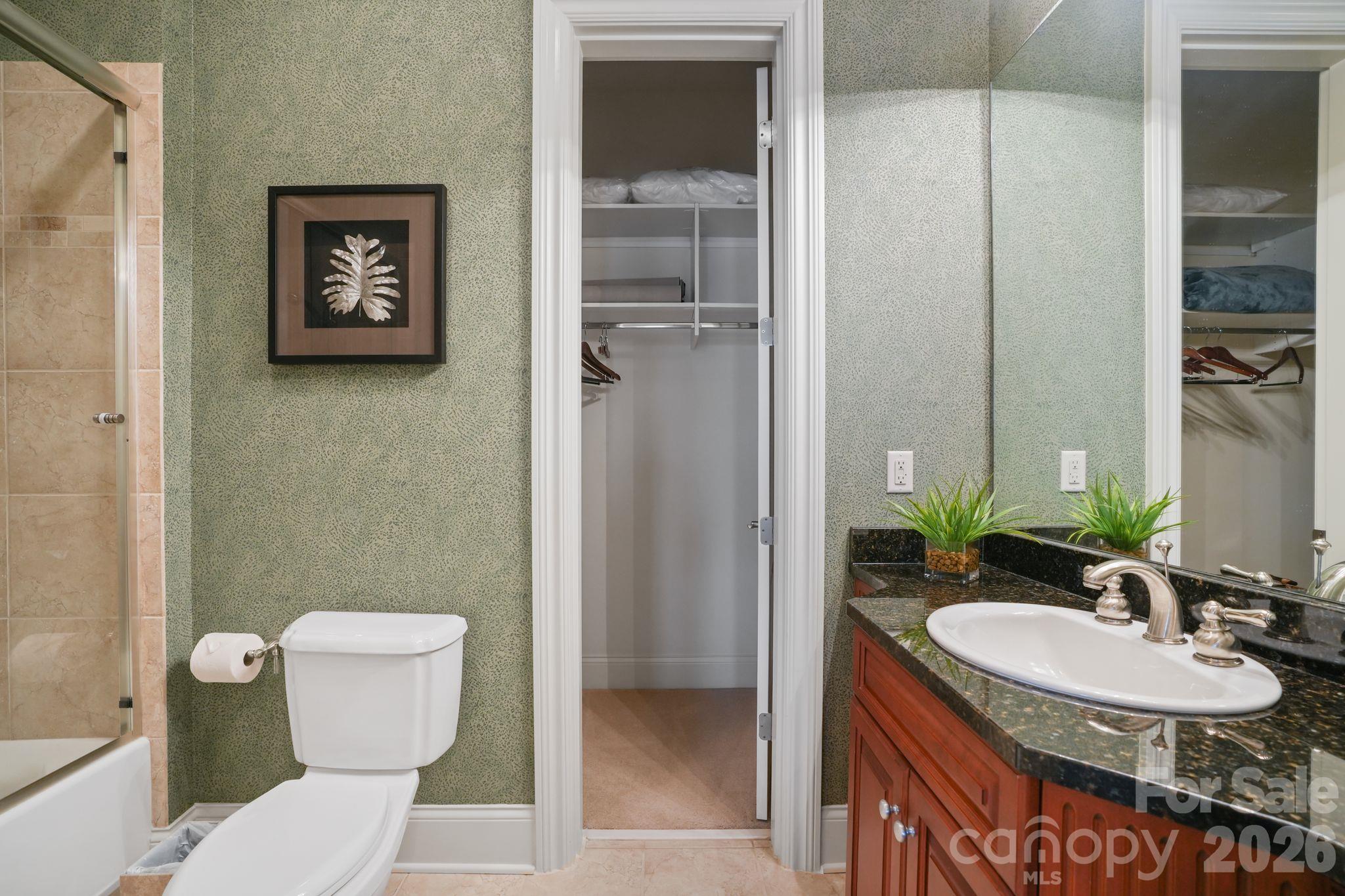 1348 Astoria Parkway Property Photo 22