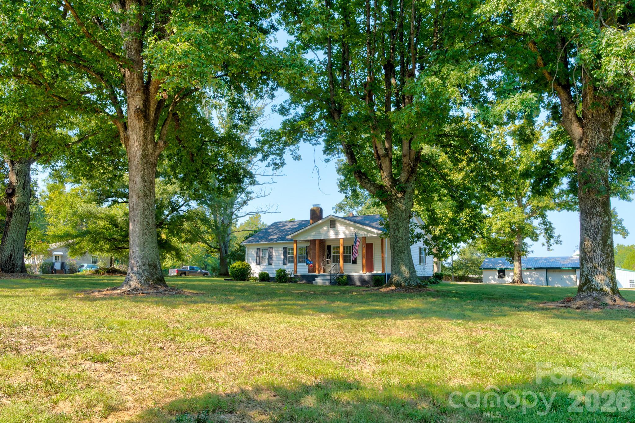 610 Helton Road Property Photo 3