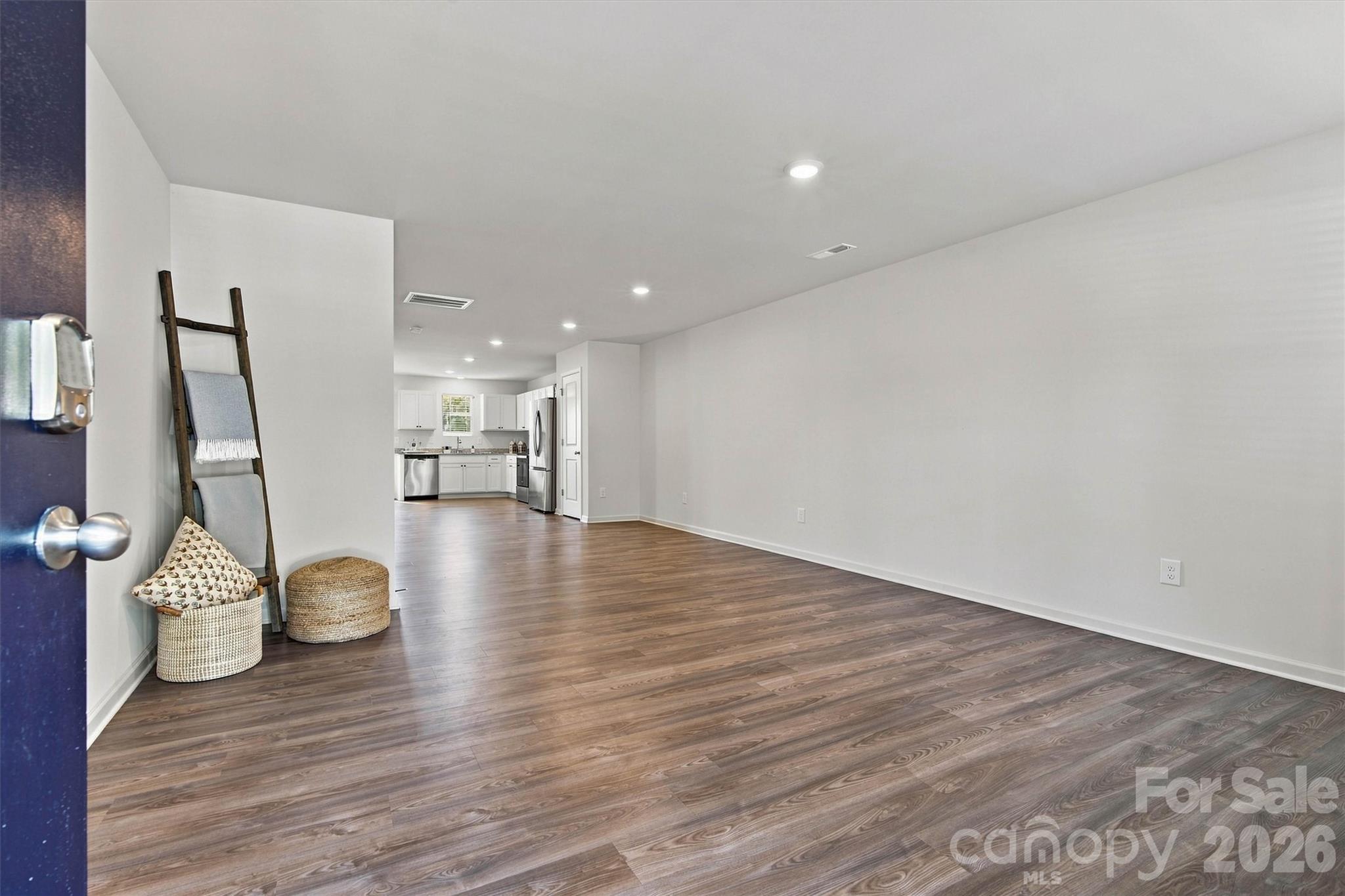 123 Villa Lane Property Photo 1