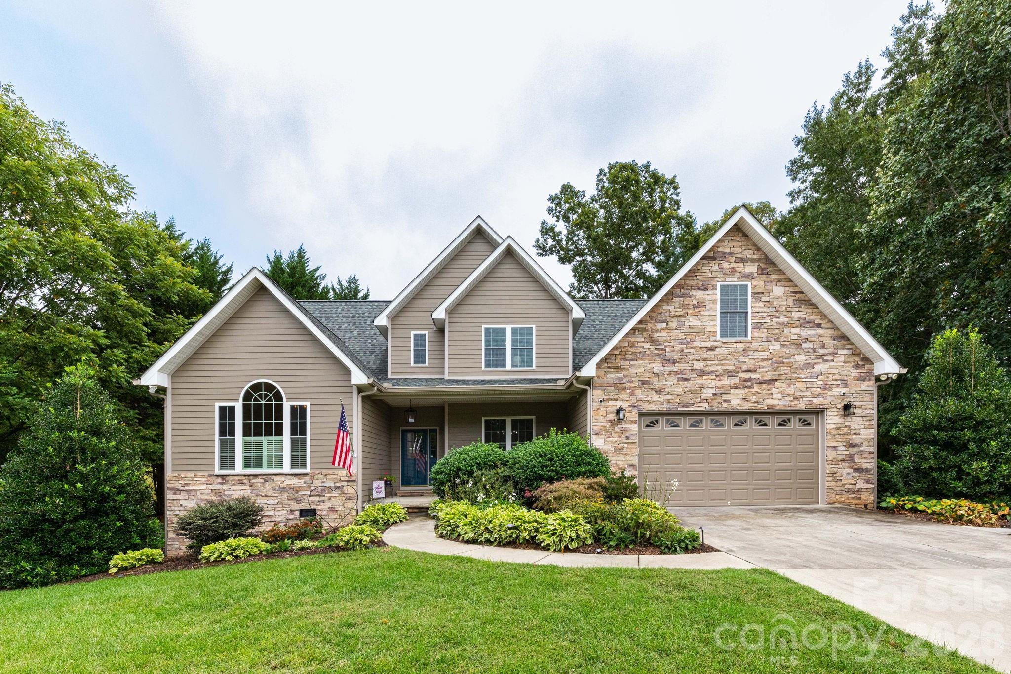 47 Drakes Meadow Lane Property Photo 1