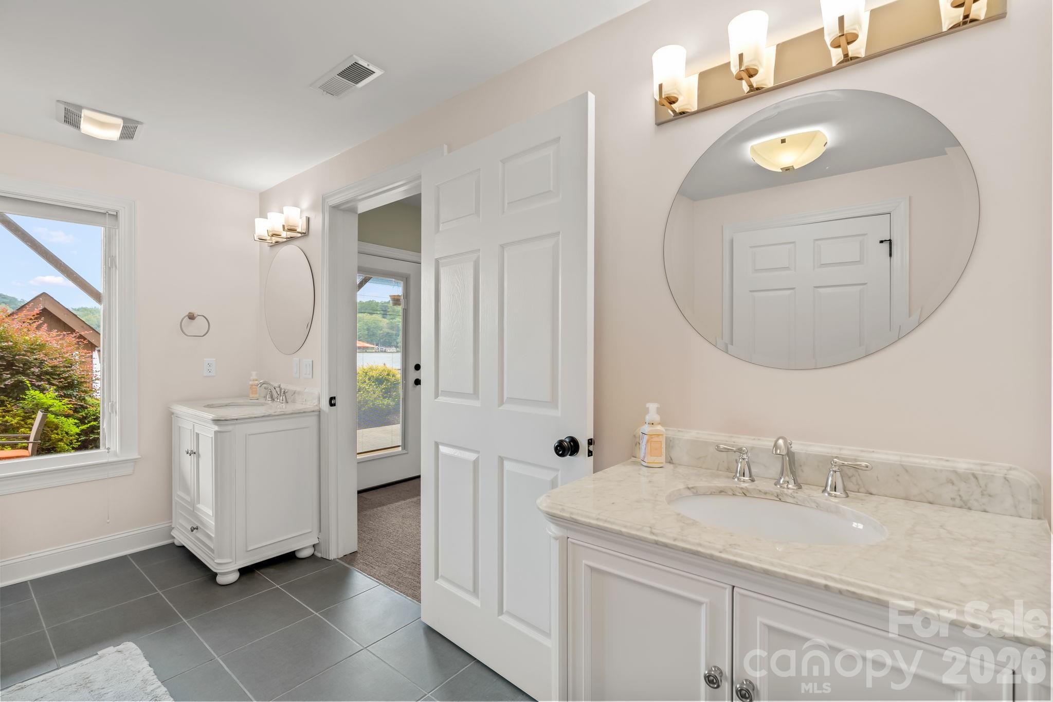 161 Abbotts Court Property Photo 28