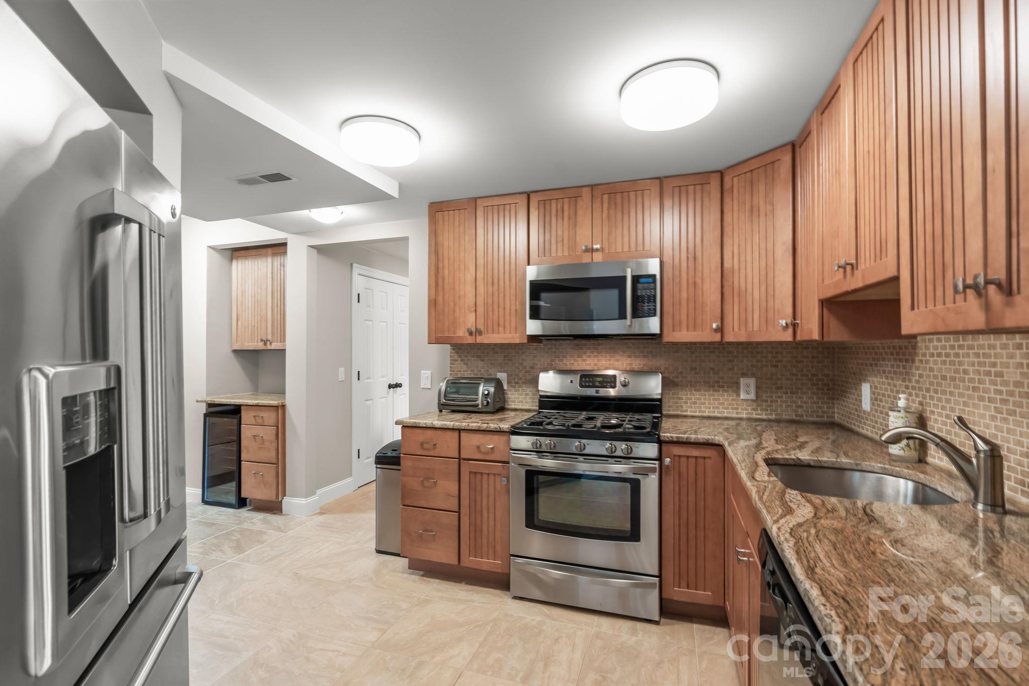 161 Abbotts Court Property Photo 31