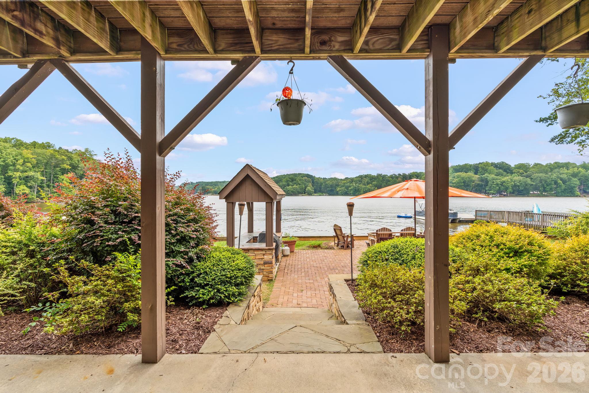 161 Abbotts Court Property Photo 40