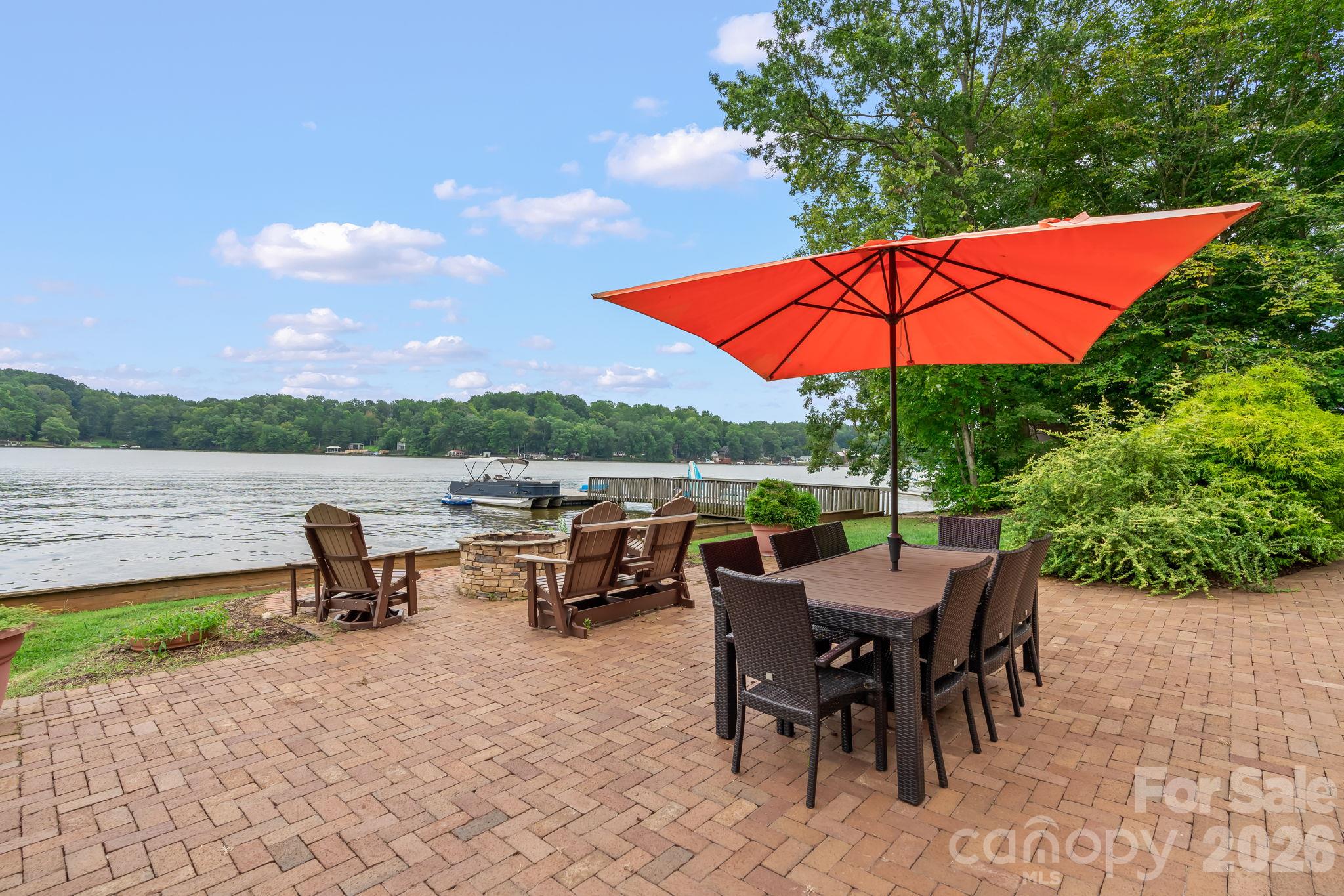 161 Abbotts Court Property Photo 41