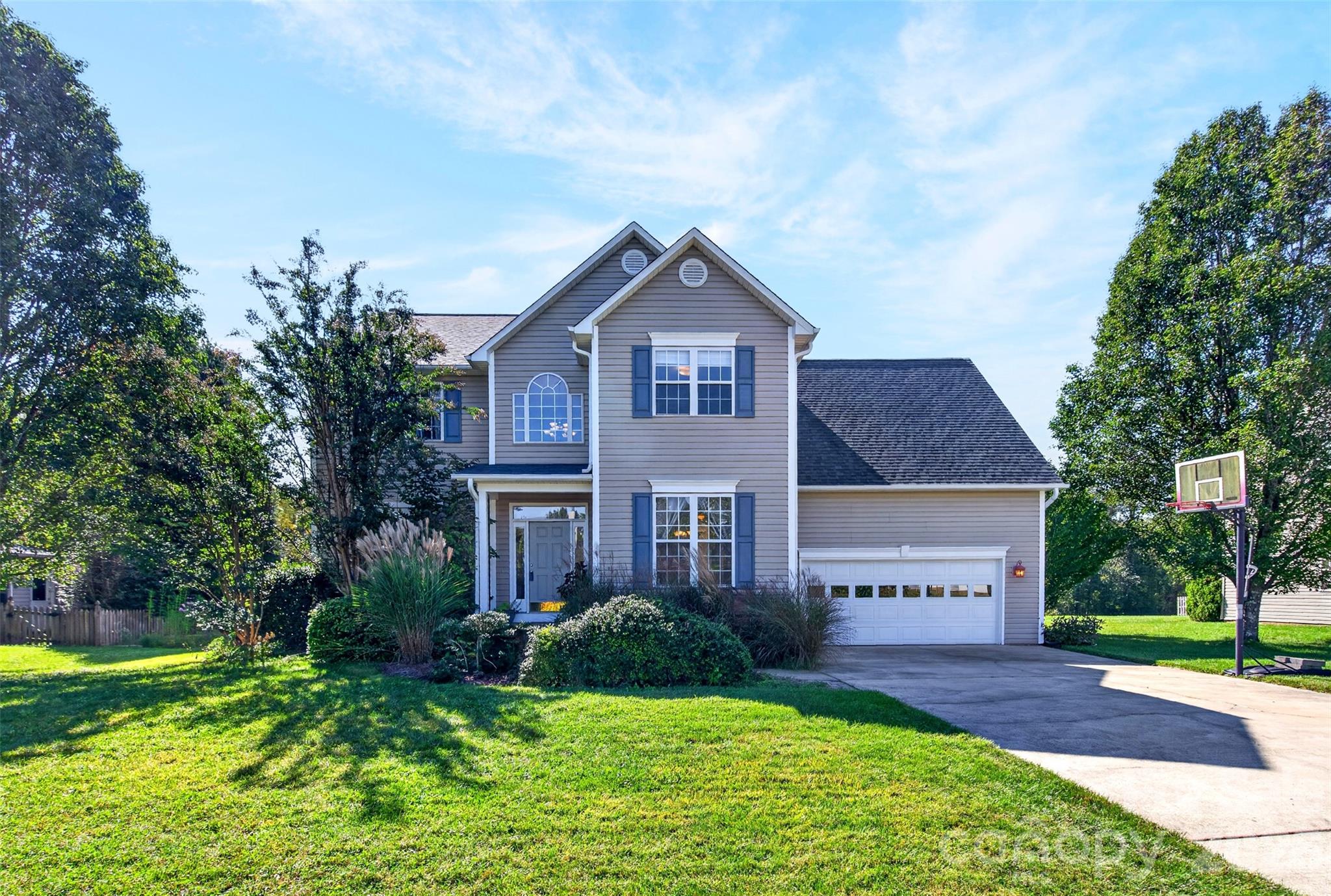 394 English Oak Road Property Photo 1
