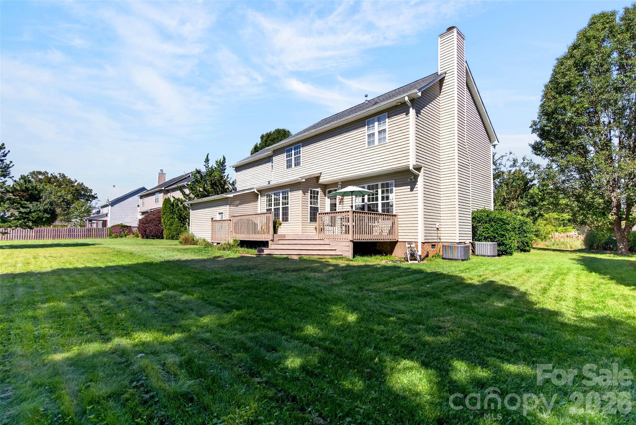 394 English Oak Road Property Photo 2