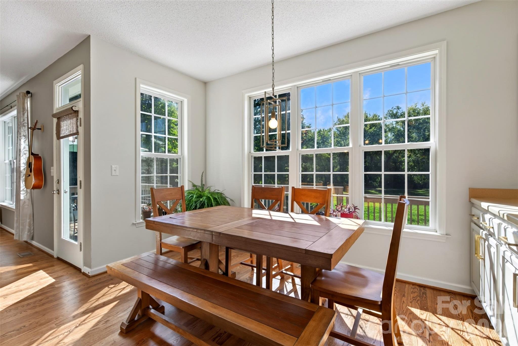 394 English Oak Road Property Photo 4