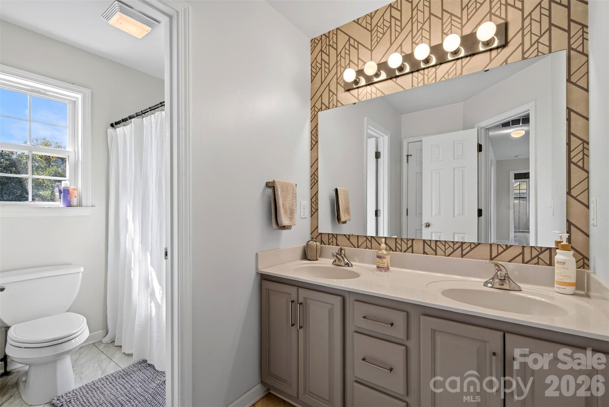 394 English Oak Road Property Photo 24