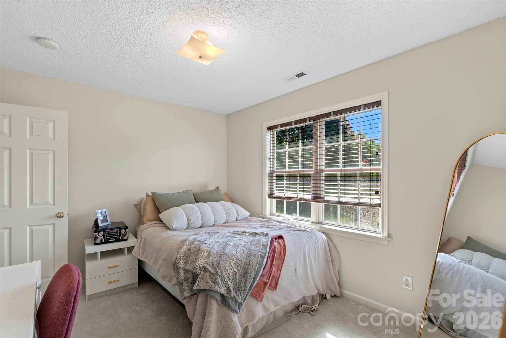 394 English Oak Road Property Photo 25