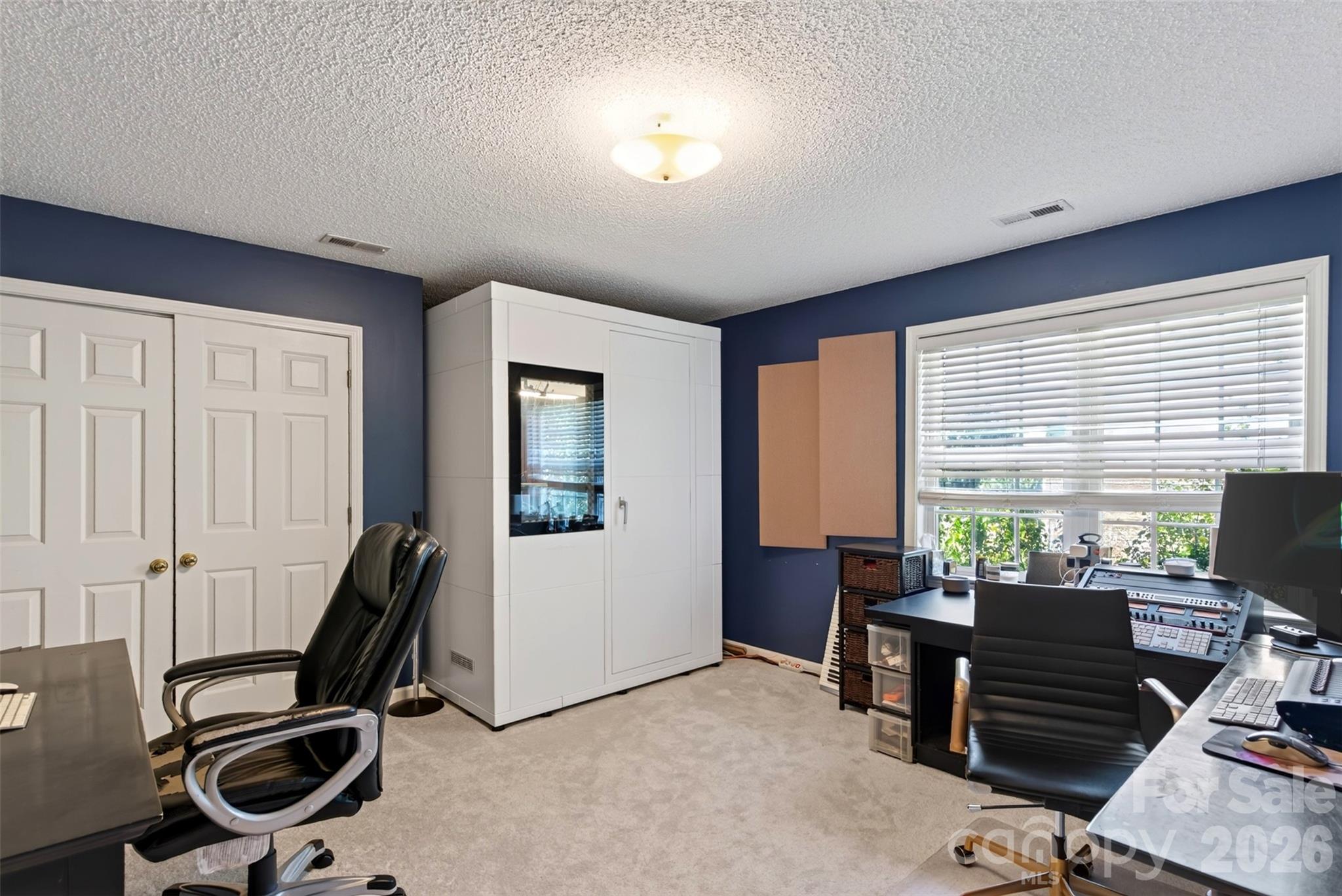 394 English Oak Road Property Photo 28