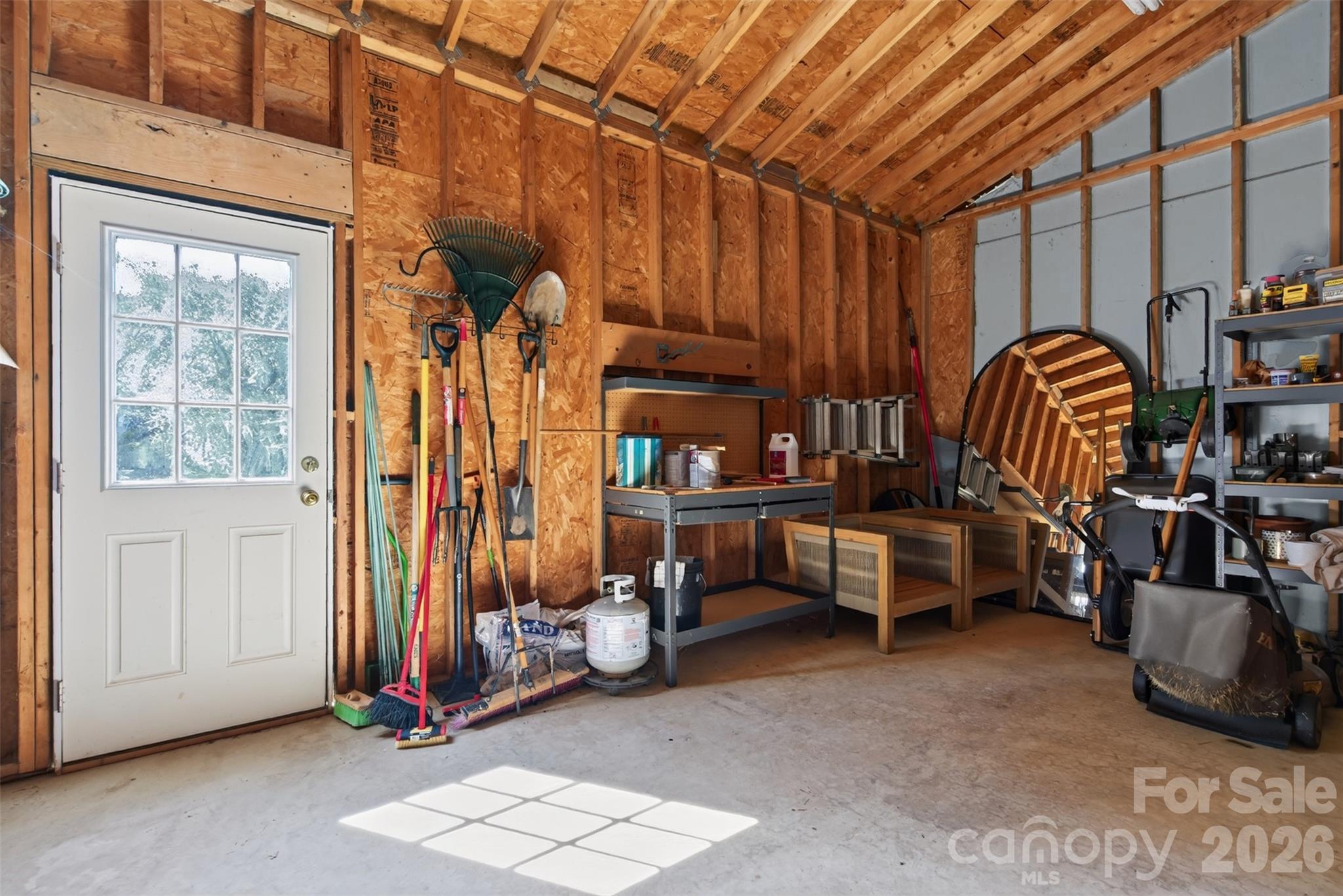 394 English Oak Road Property Photo 36