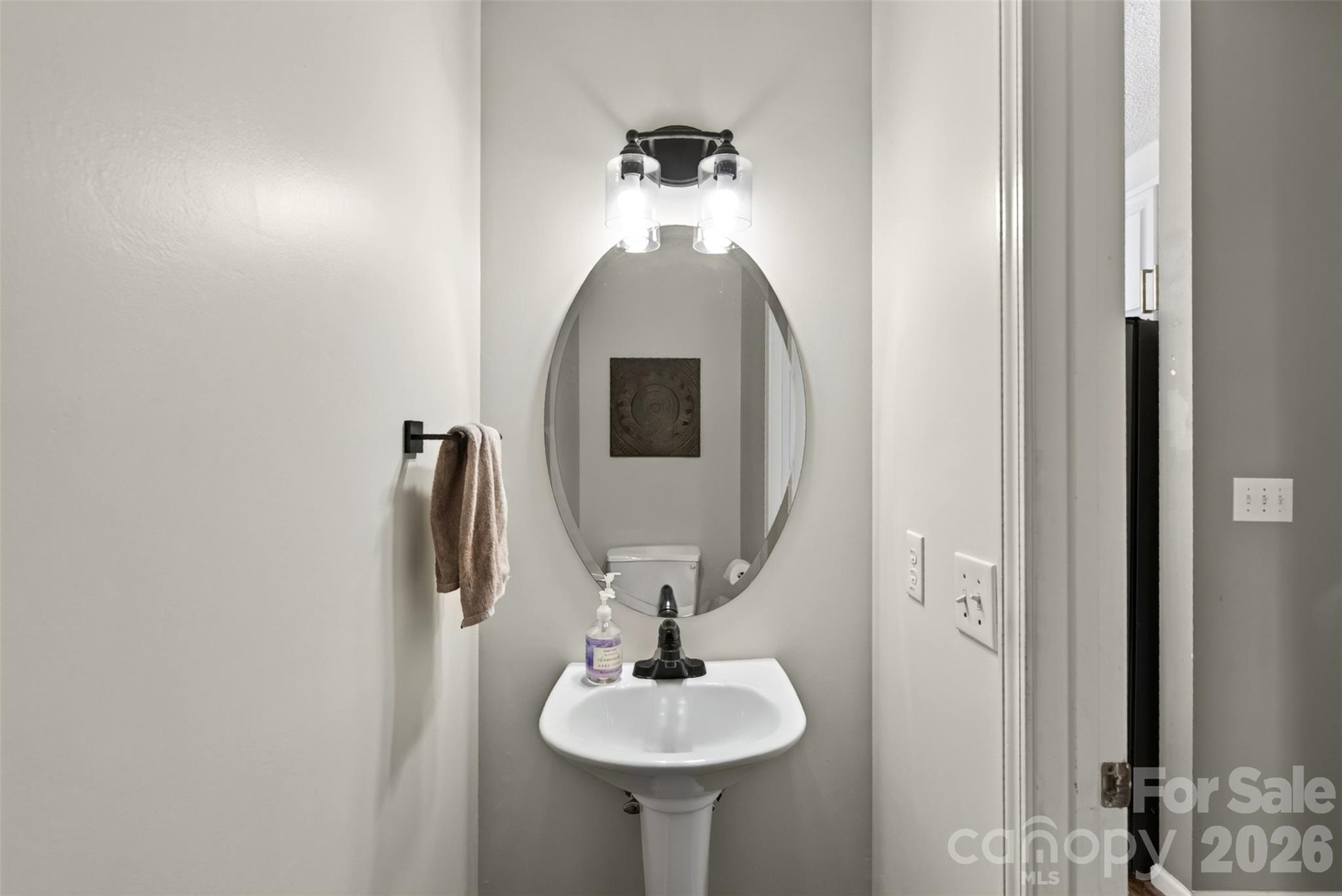 394 English Oak Road Property Photo 39