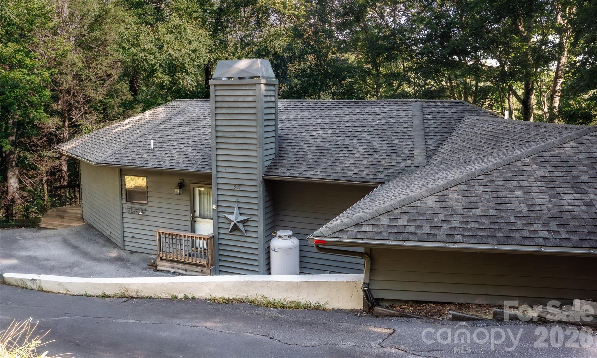 997 Winterstar Loop Property Photo 1