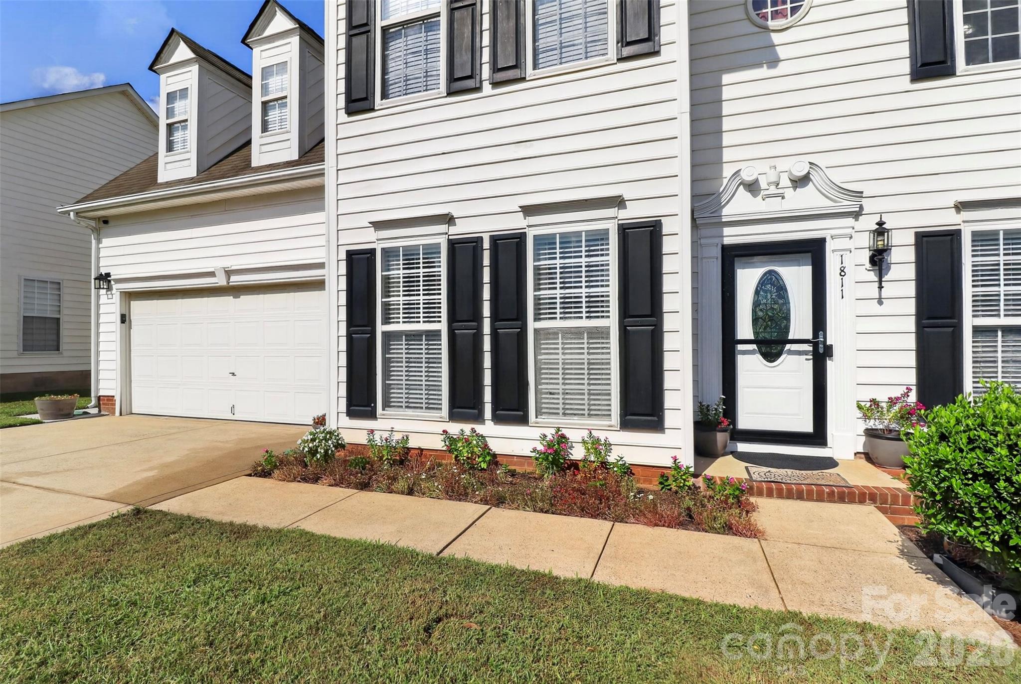 1811 Jeffrey Bryan Drive Property Photo 3