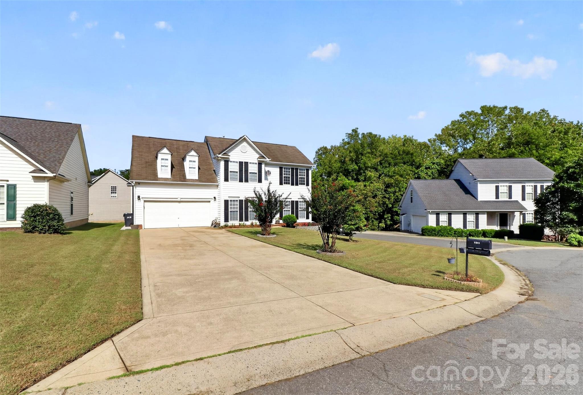 1811 Jeffrey Bryan Drive Property Photo 6