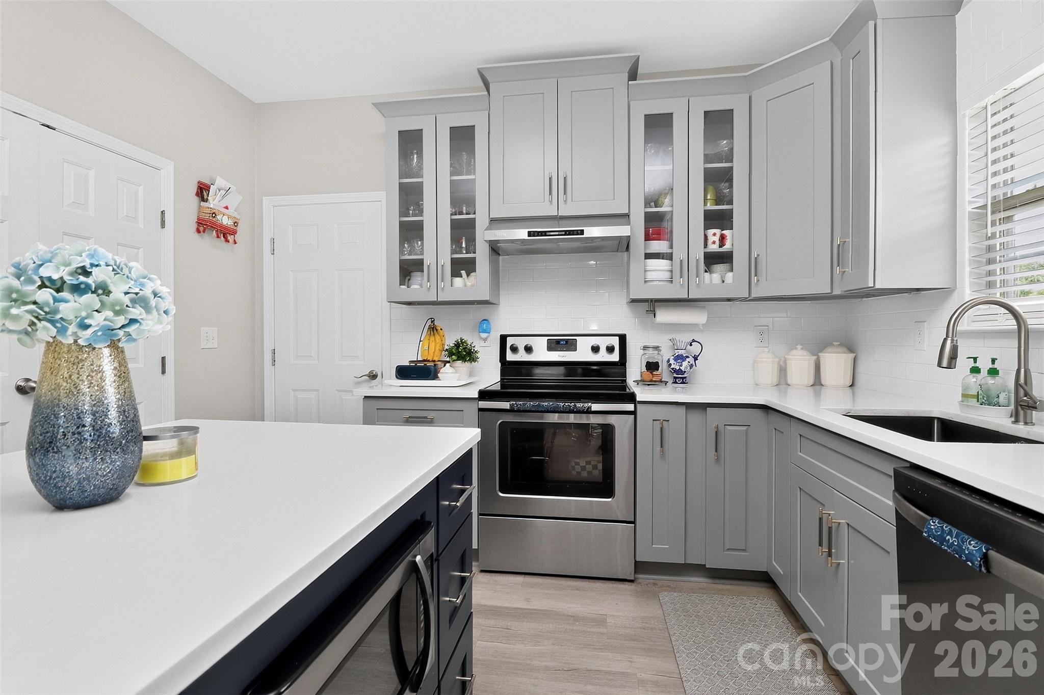 1811 Jeffrey Bryan Drive Property Photo 18