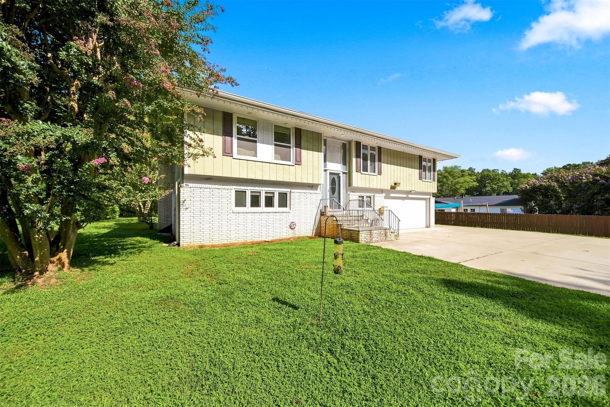 706 Springdale Road Property Photo 2