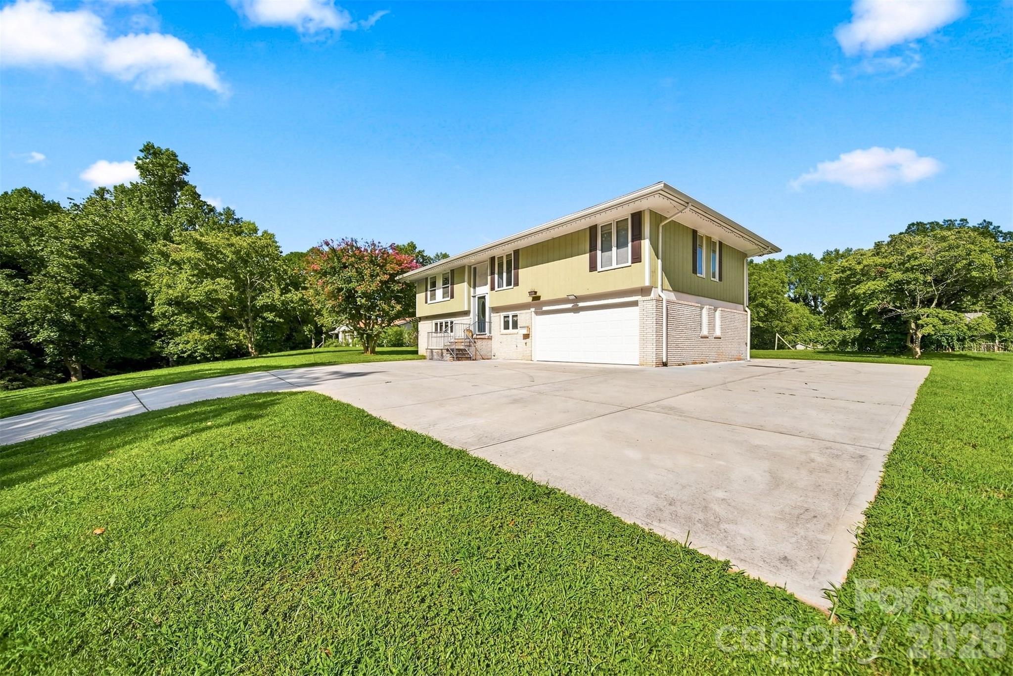 706 Springdale Road Property Photo 4
