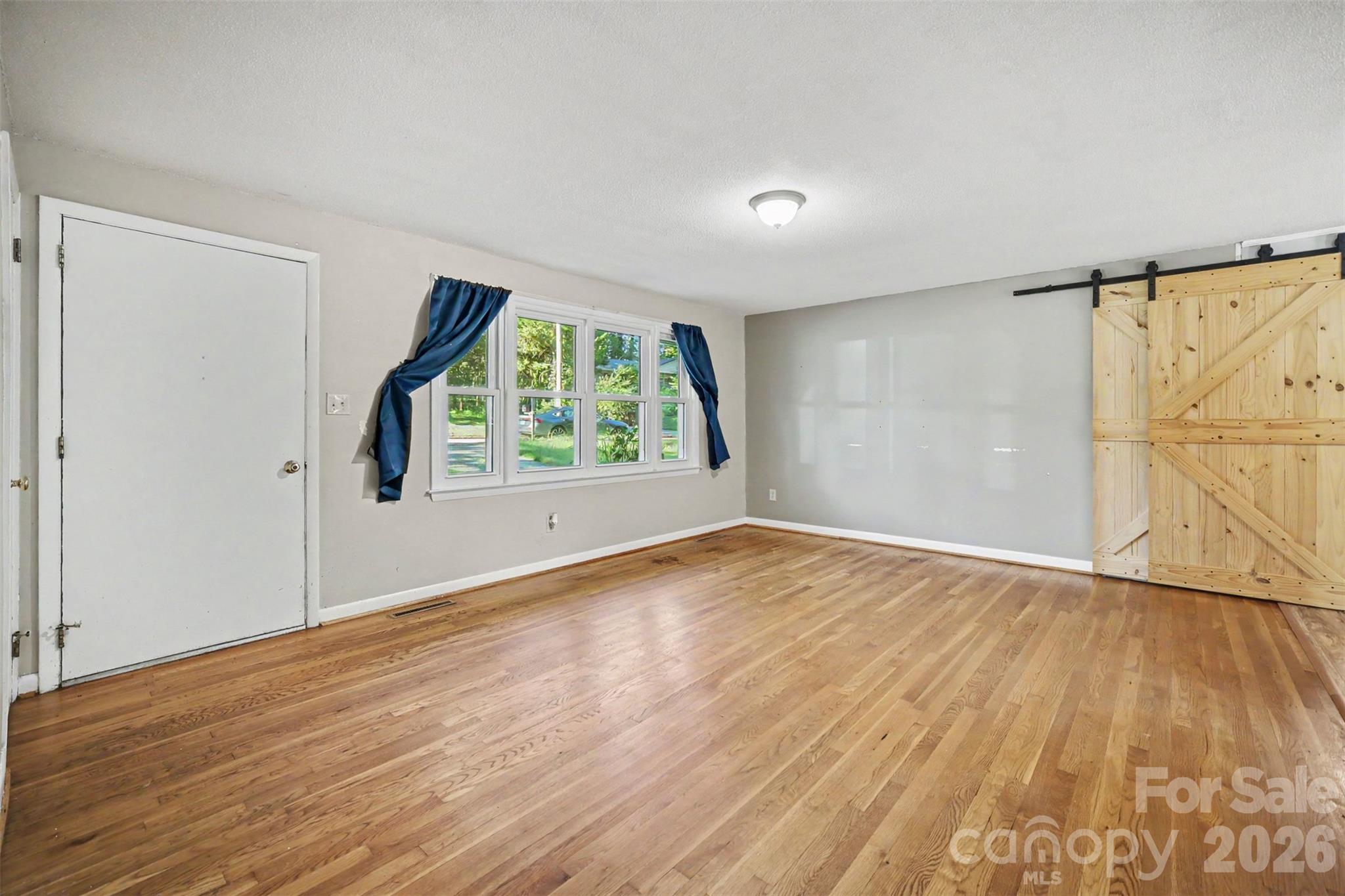623 Westside Drive Property Photo 4