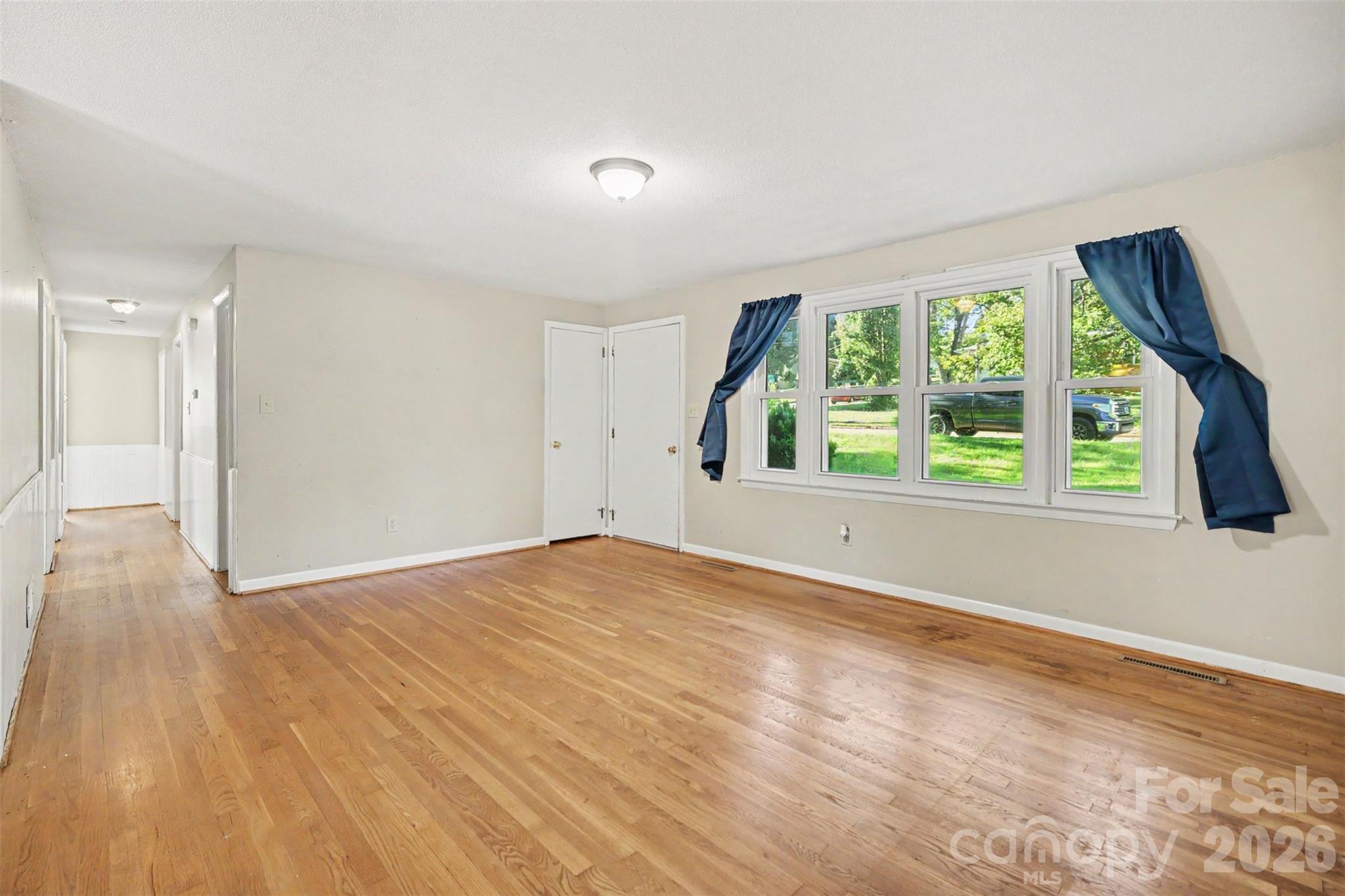 623 Westside Drive Property Photo 5