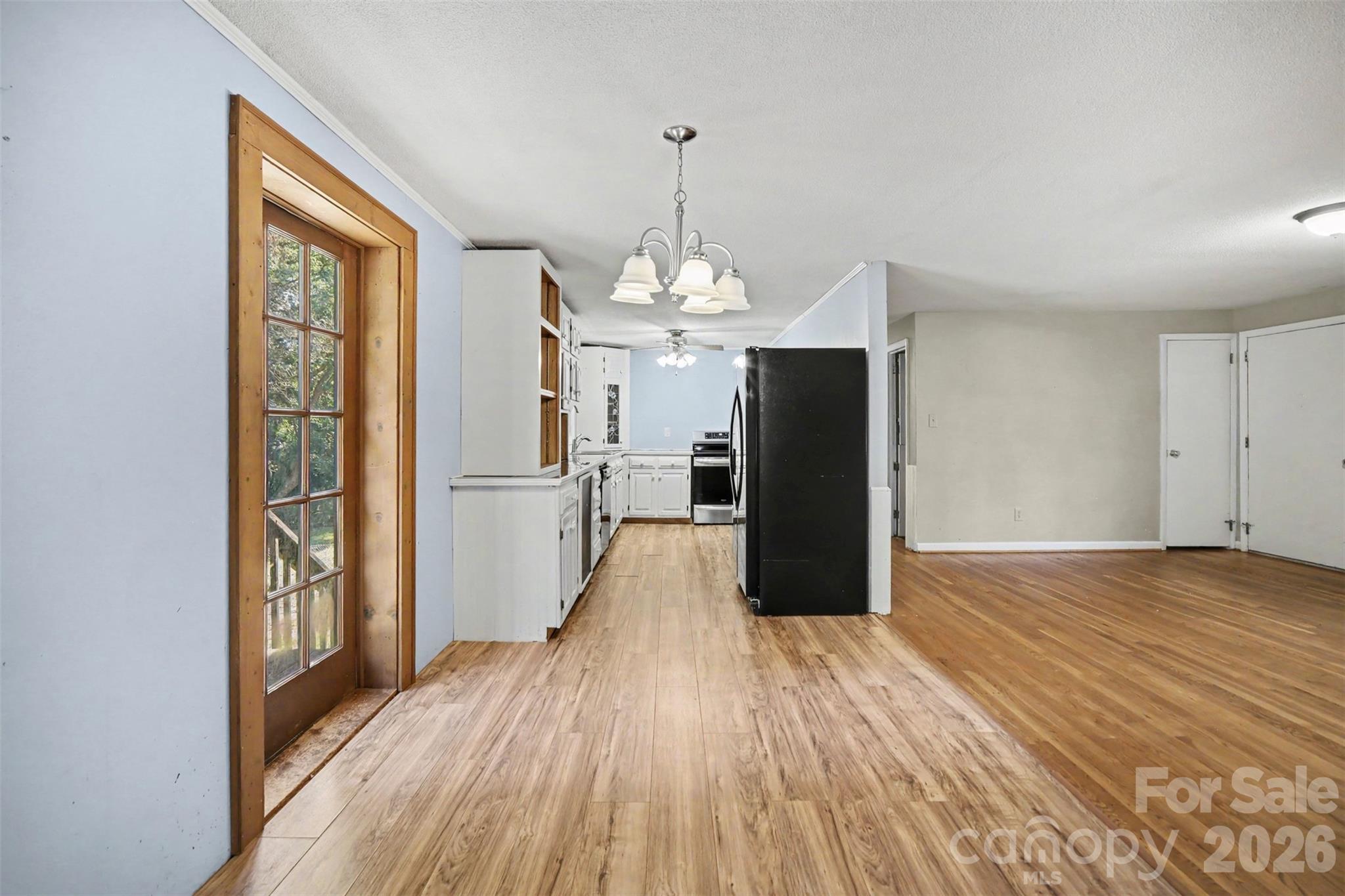 623 Westside Drive Property Photo 10