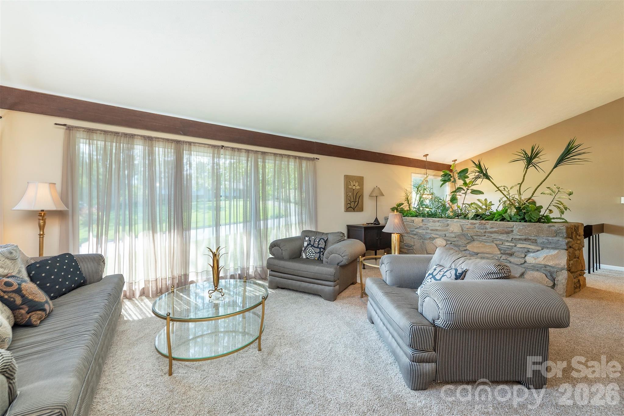 127 College Circle Property Photo 6