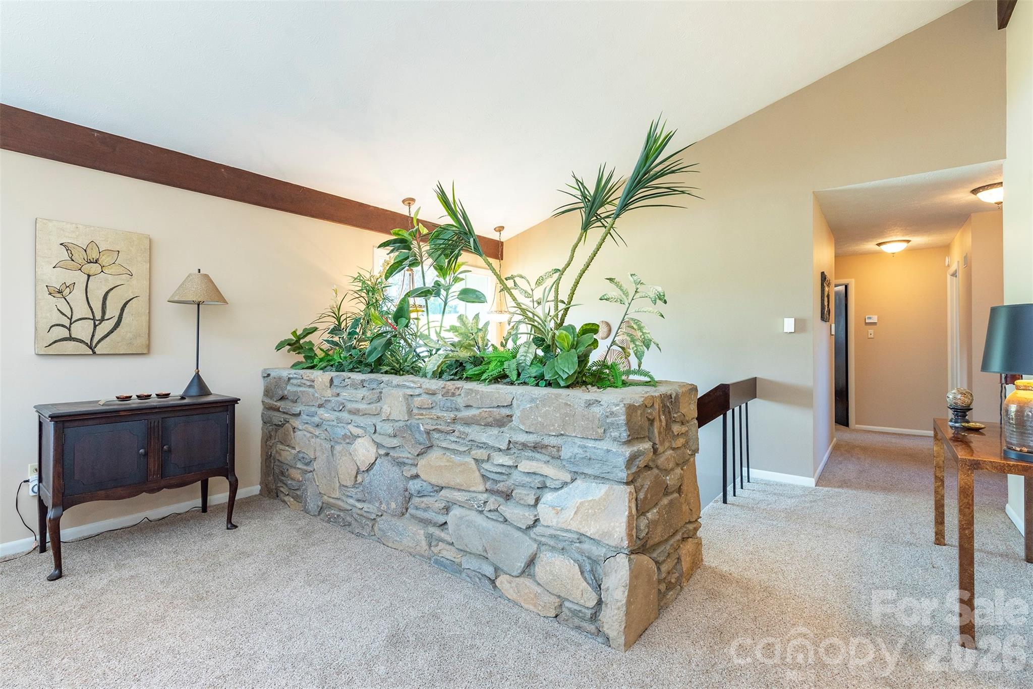 127 College Circle Property Photo 8