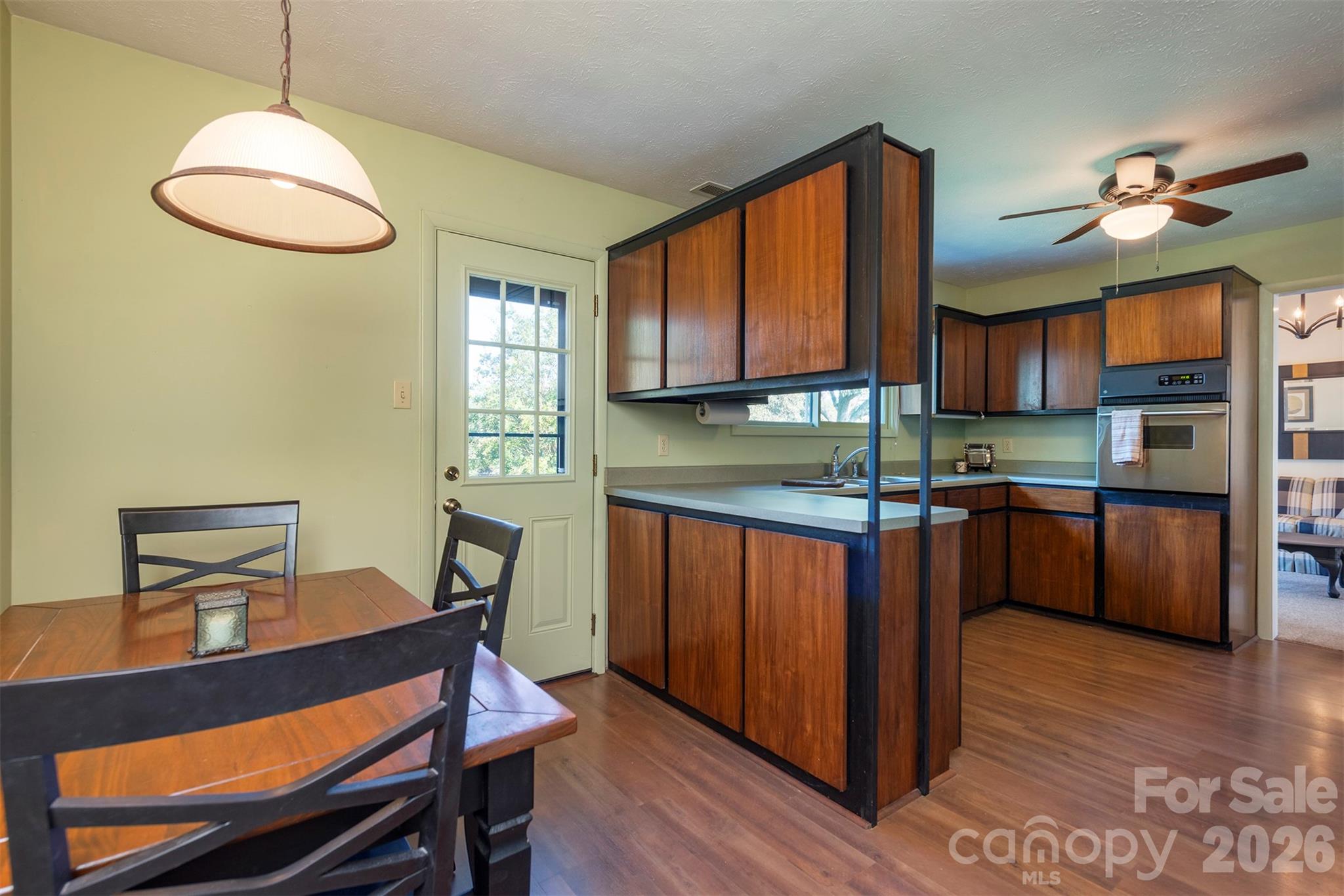 127 College Circle Property Photo 16