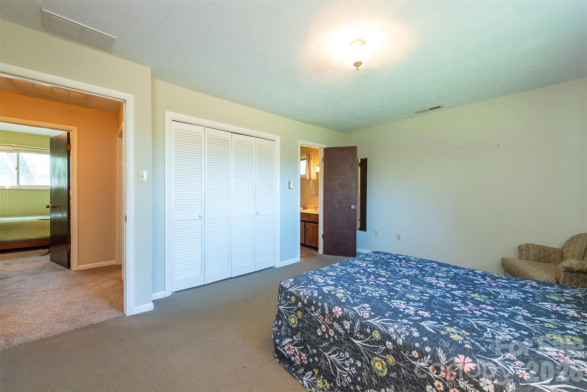 127 College Circle Property Photo 24