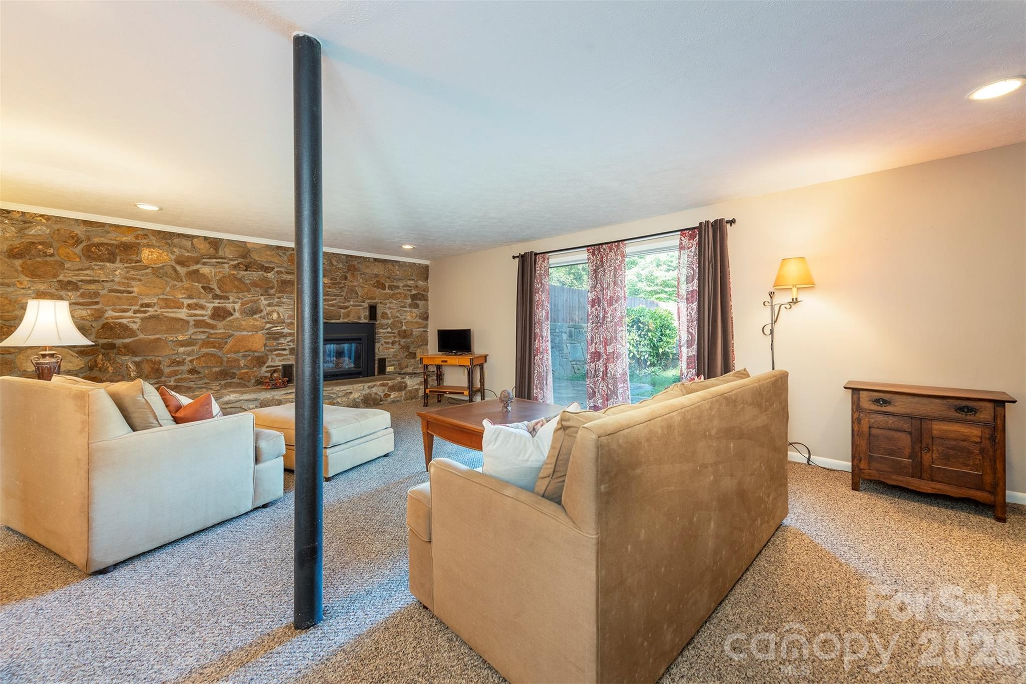 127 College Circle Property Photo 29