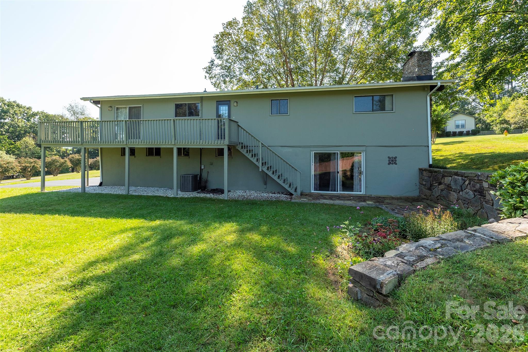 127 College Circle Property Photo 37