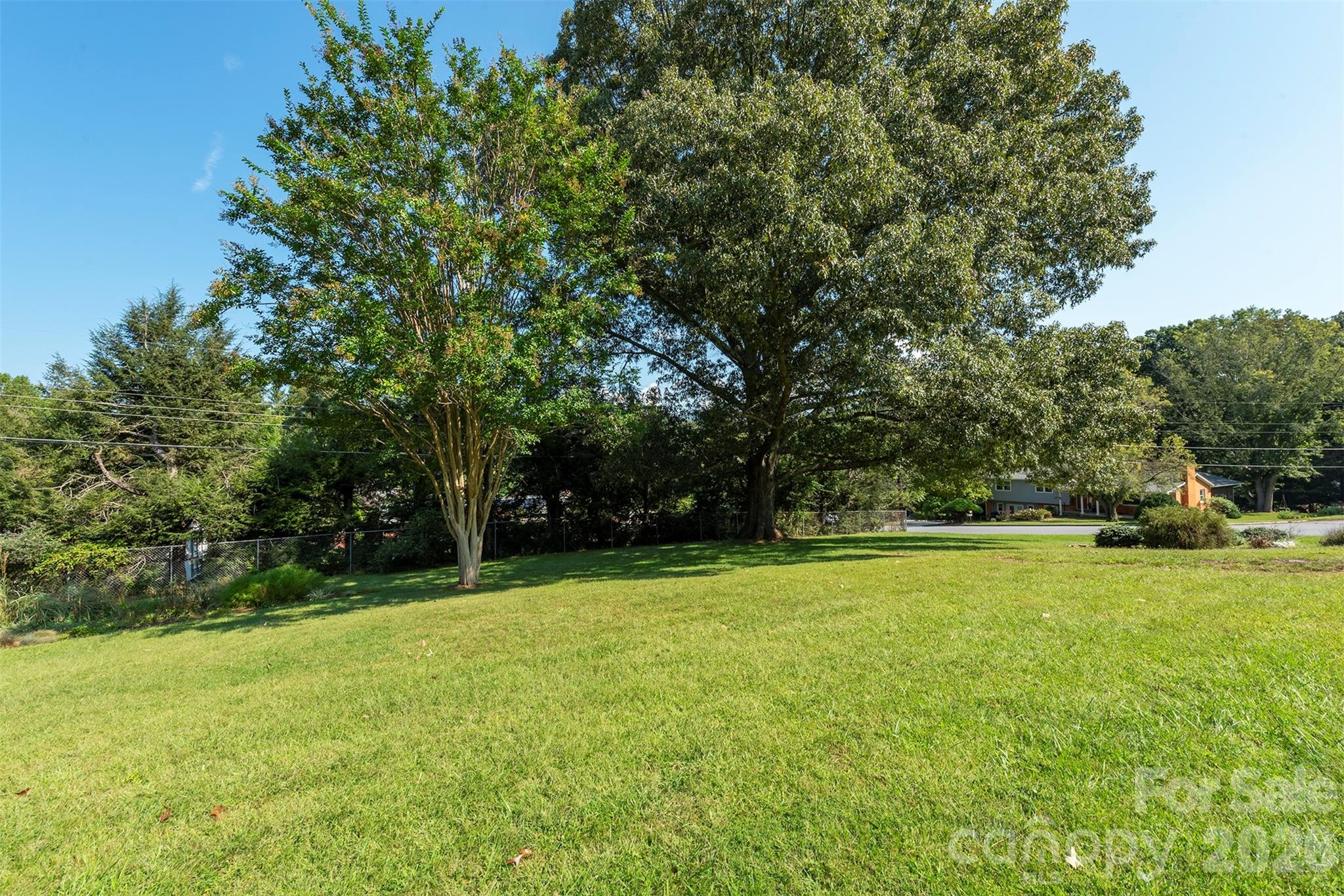 127 College Circle Property Photo 38