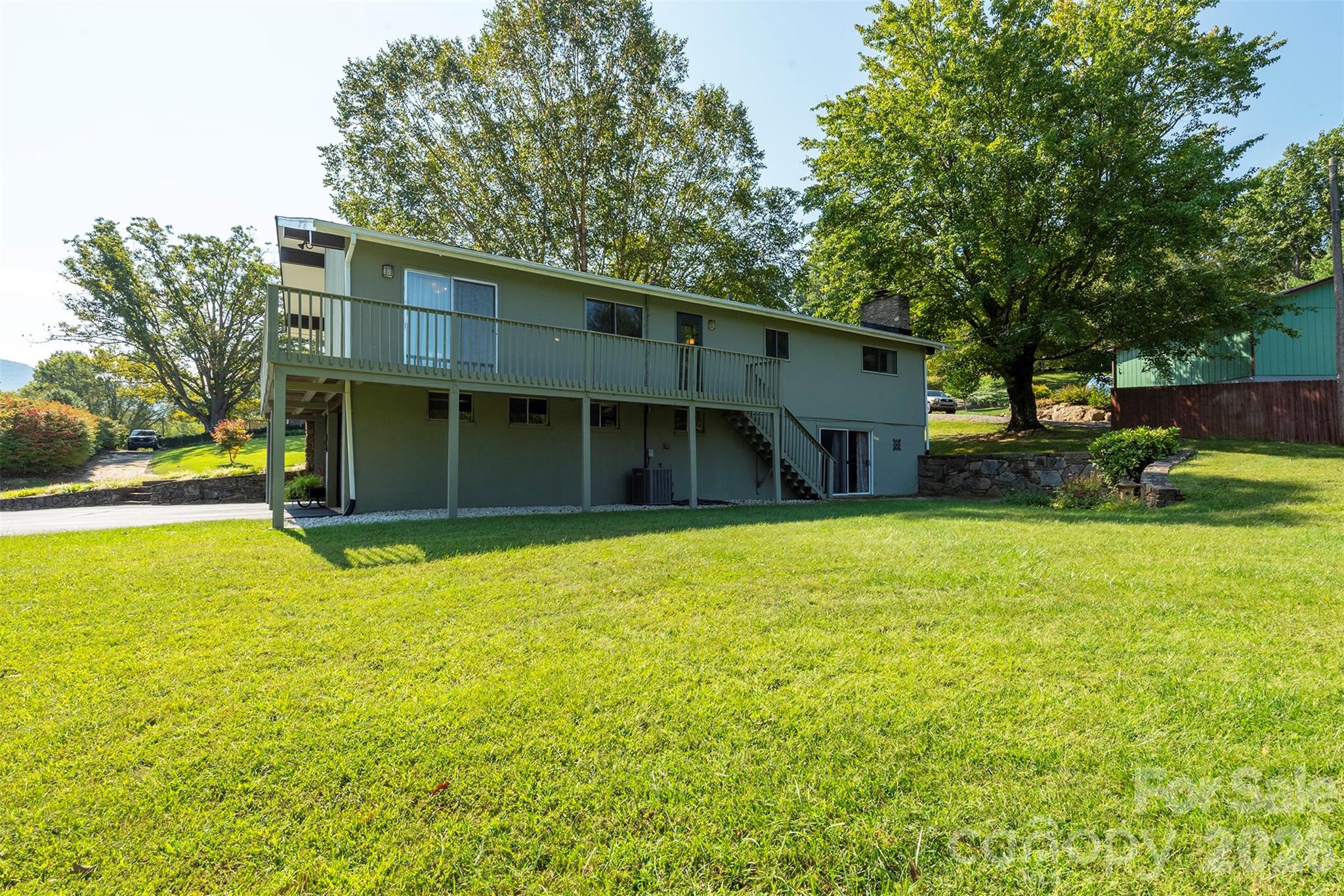 127 College Circle Property Photo 40