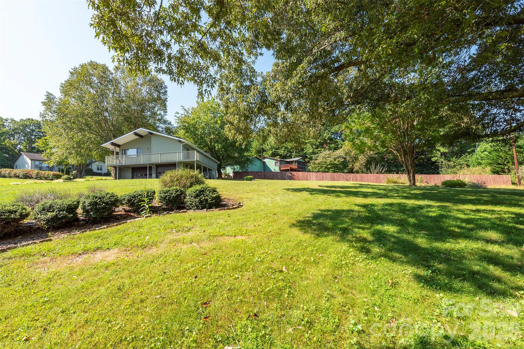 127 College Circle Property Photo 42