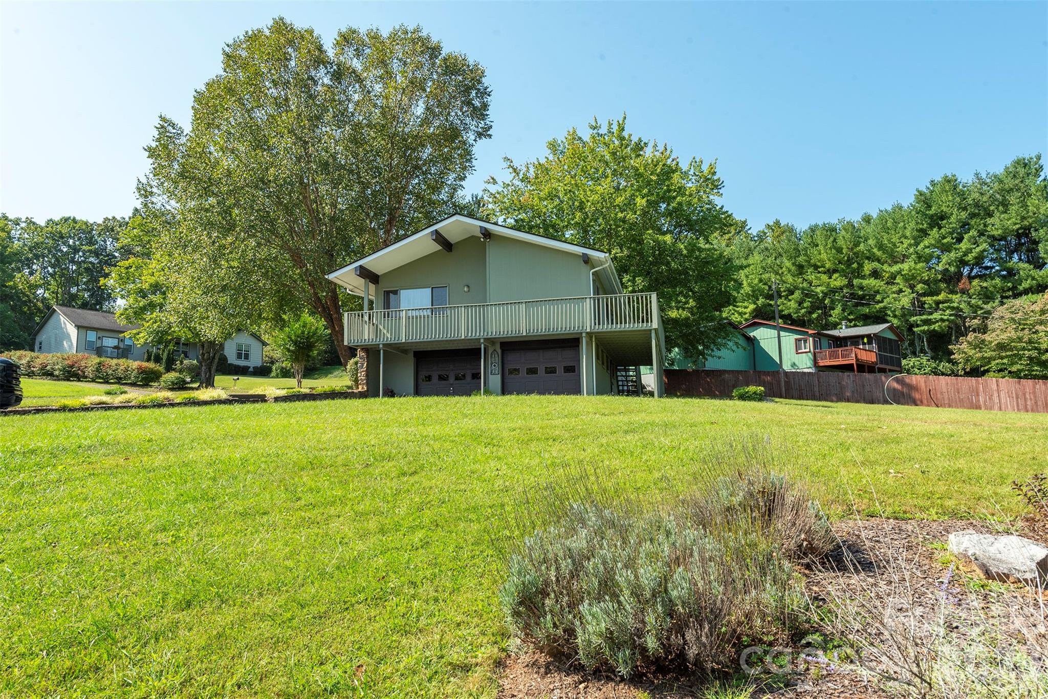127 College Circle Property Photo 43