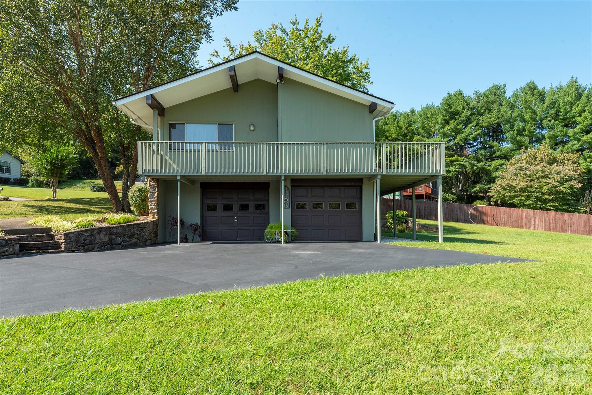 127 College Circle Property Photo 44