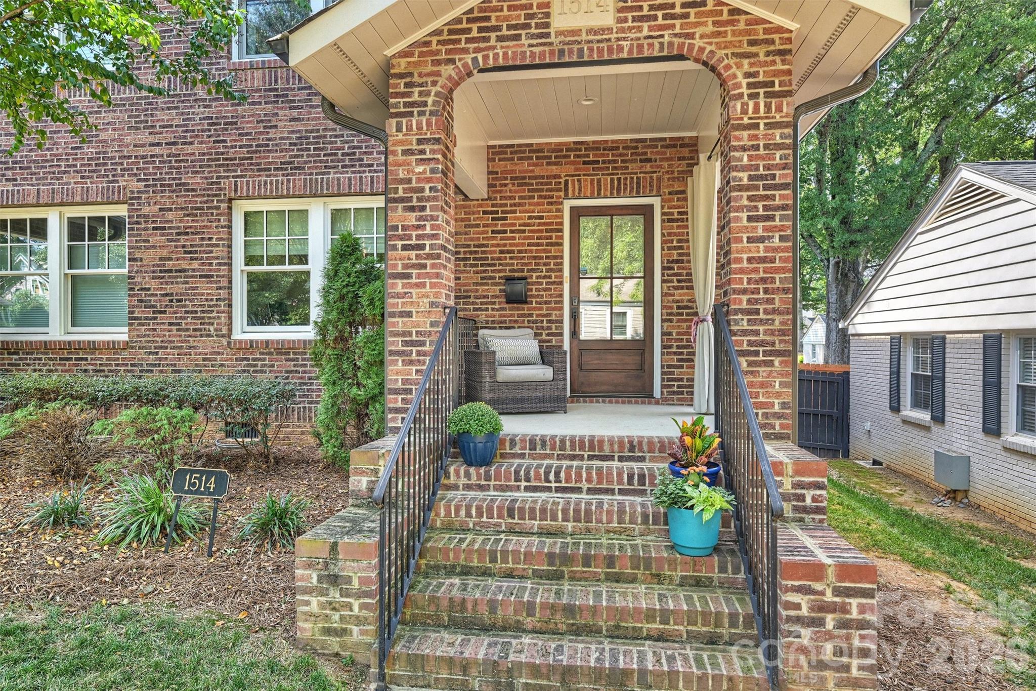 1514 Kensington Drive Property Photo 2
