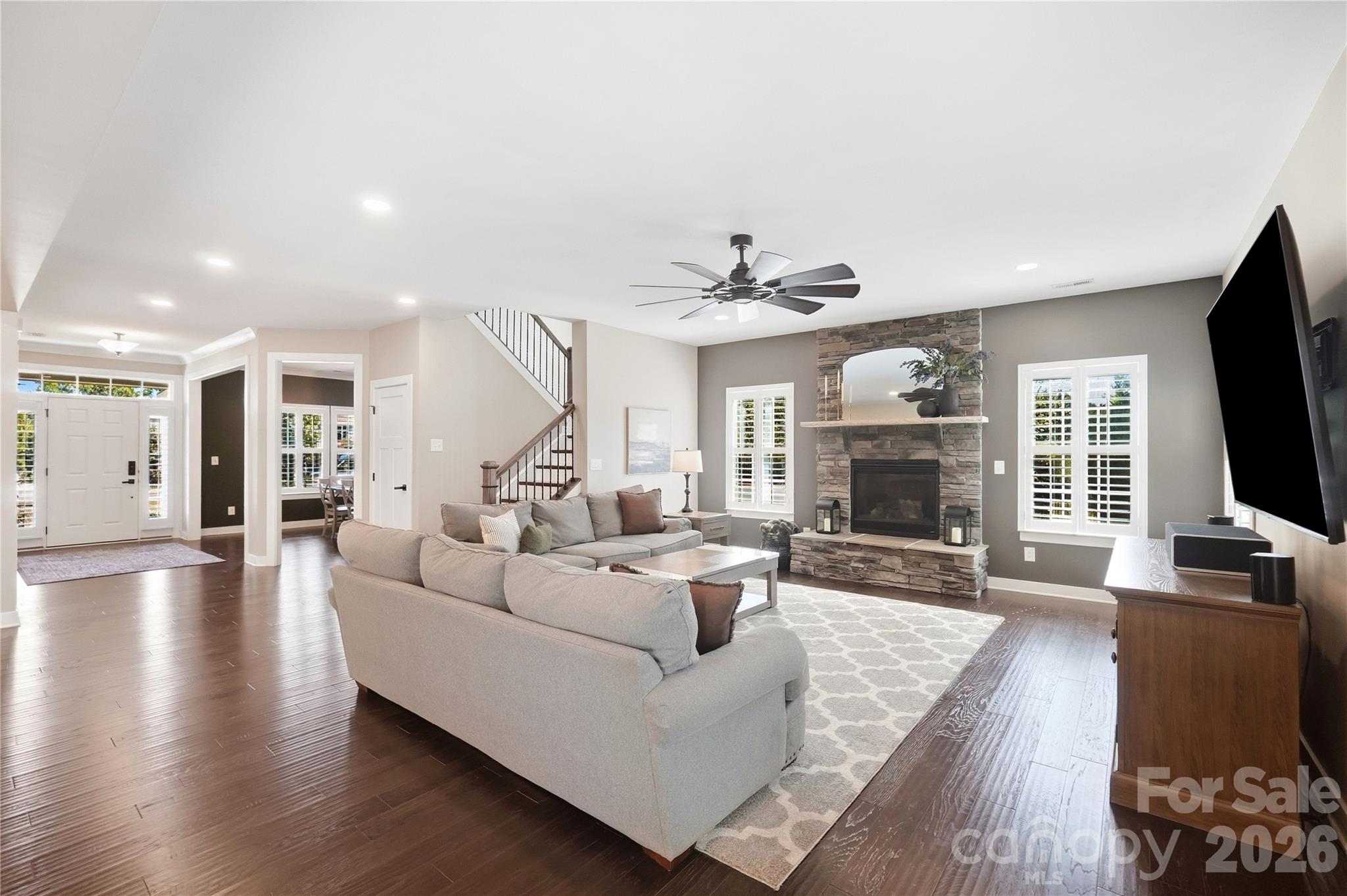 912 Manorwood Drive Property Photo 12