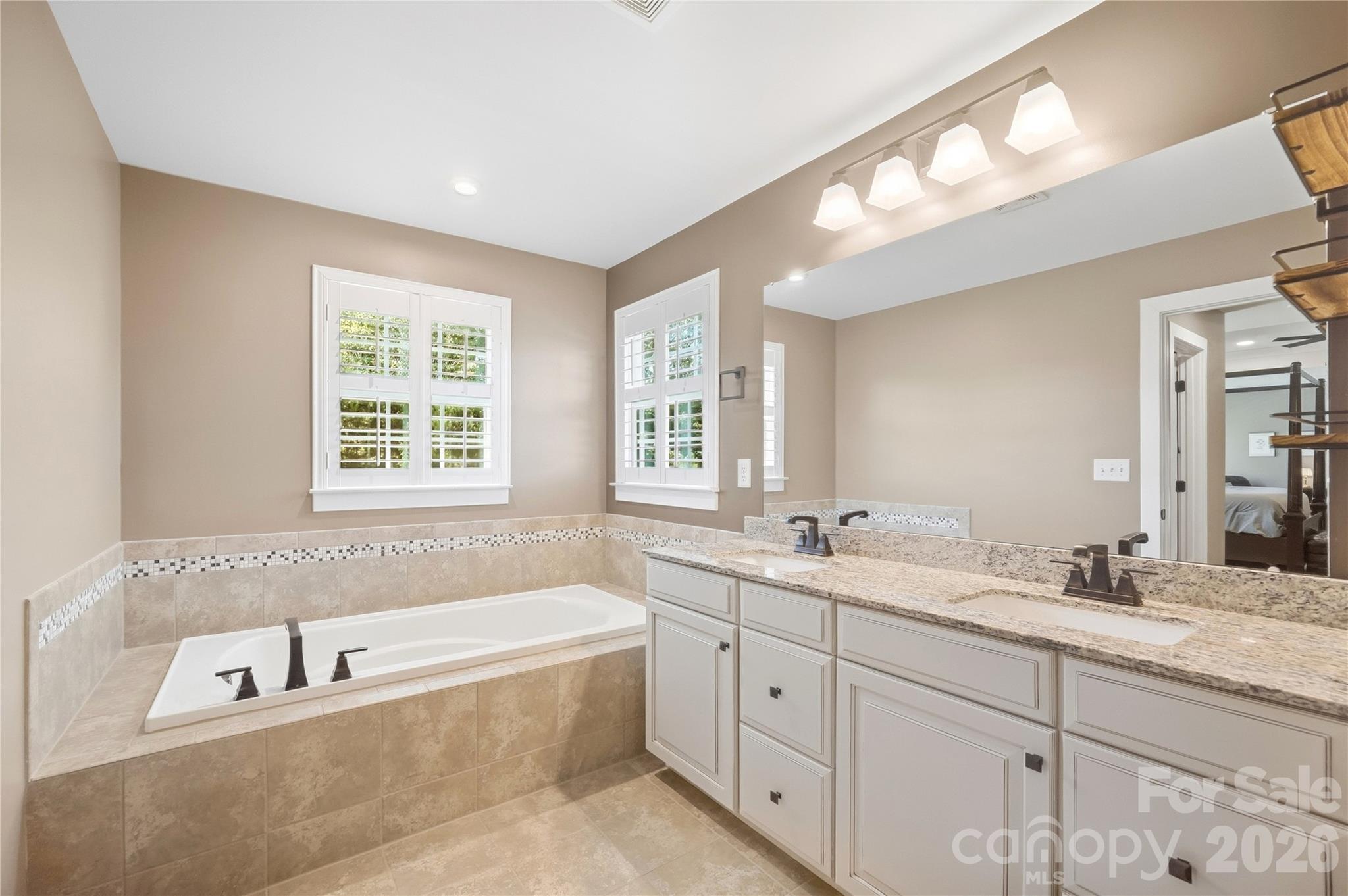 912 Manorwood Drive Property Photo 25