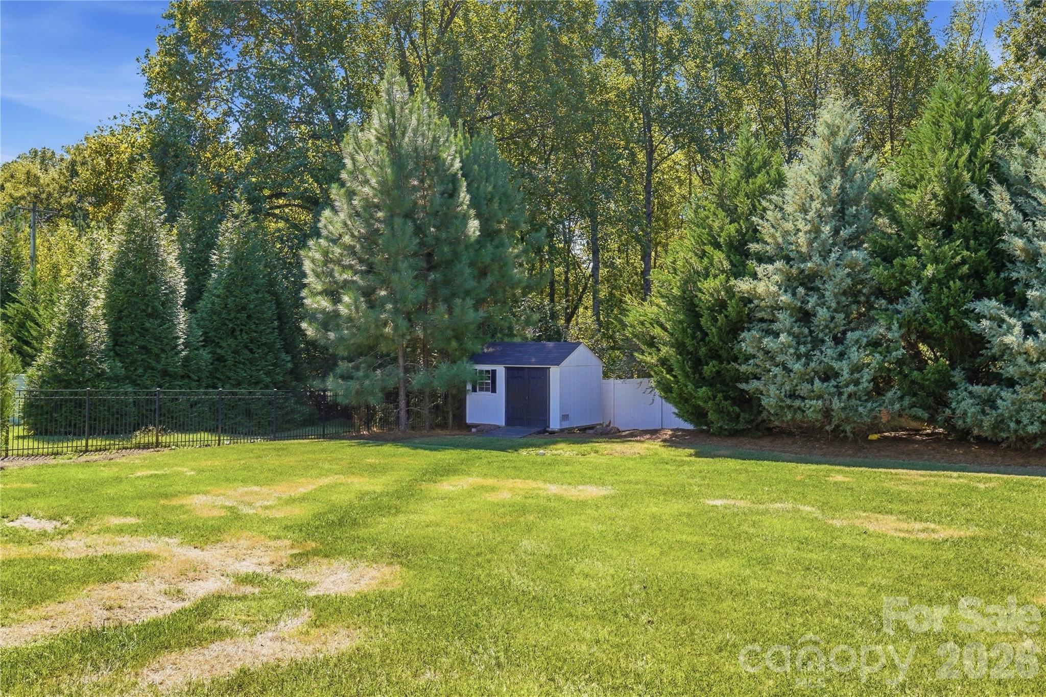 912 Manorwood Drive Property Photo 42