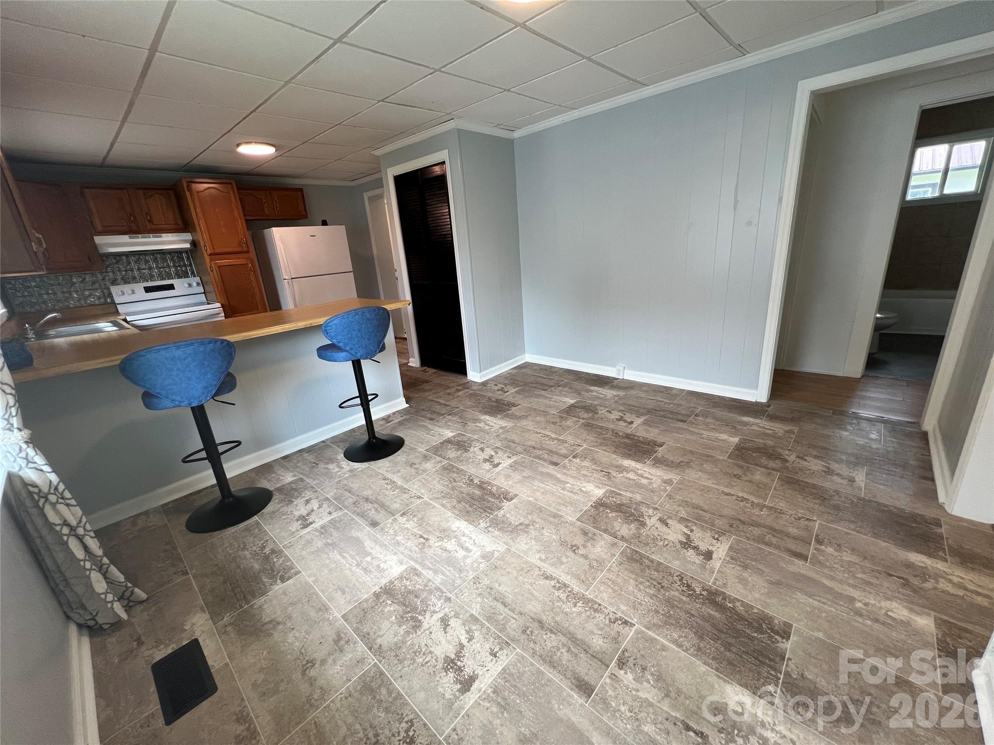 346 N Cleghorn Street Property Photo 8