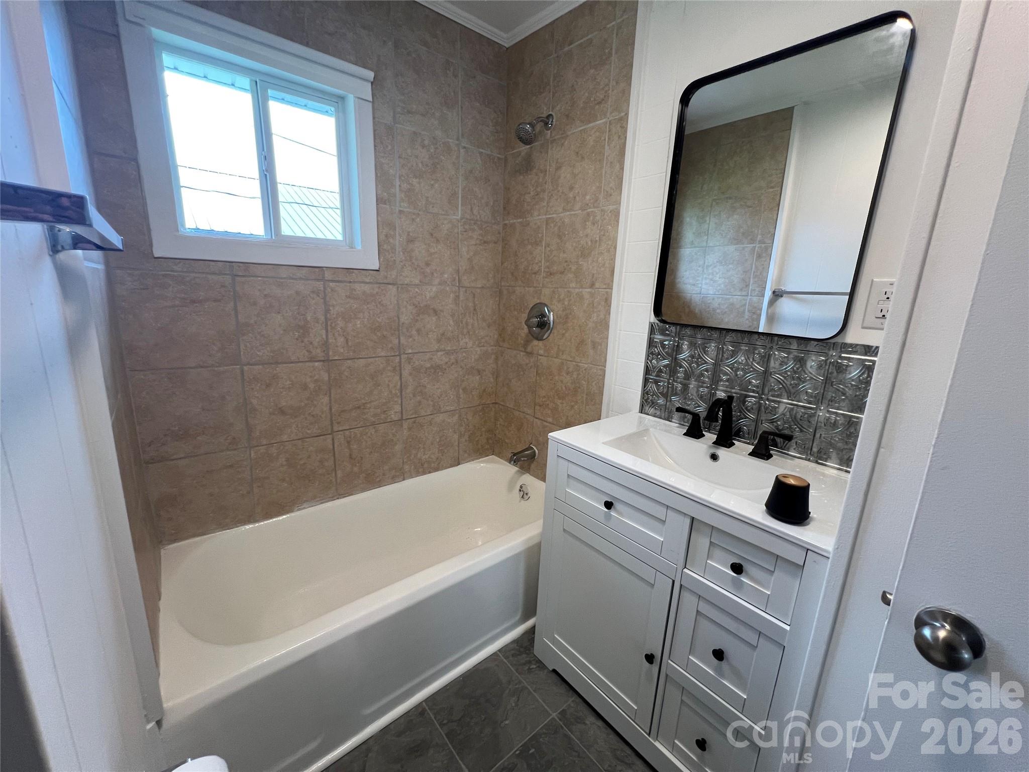 346 N Cleghorn Street Property Photo 14