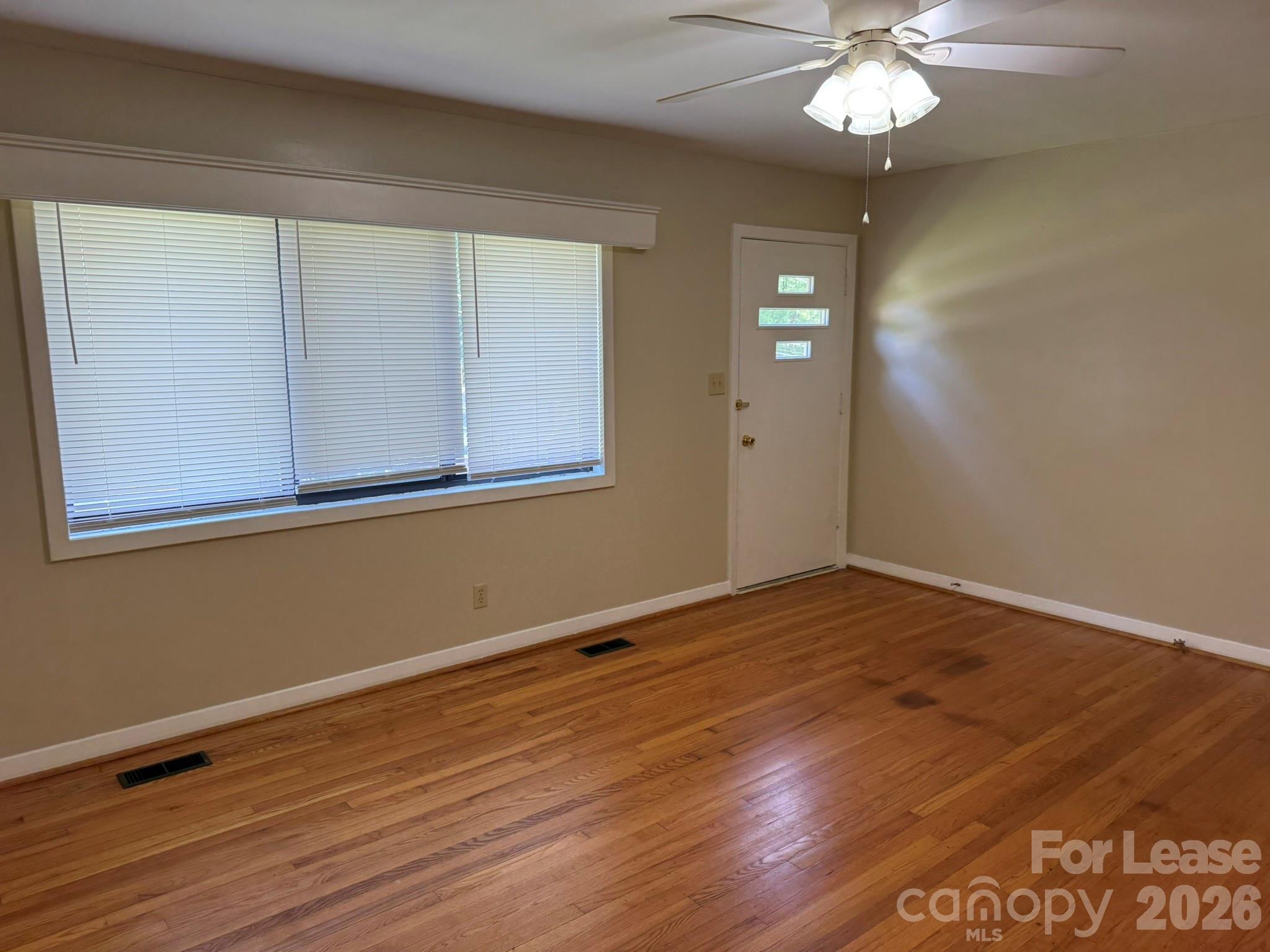 411 E K Street Property Photo 3
