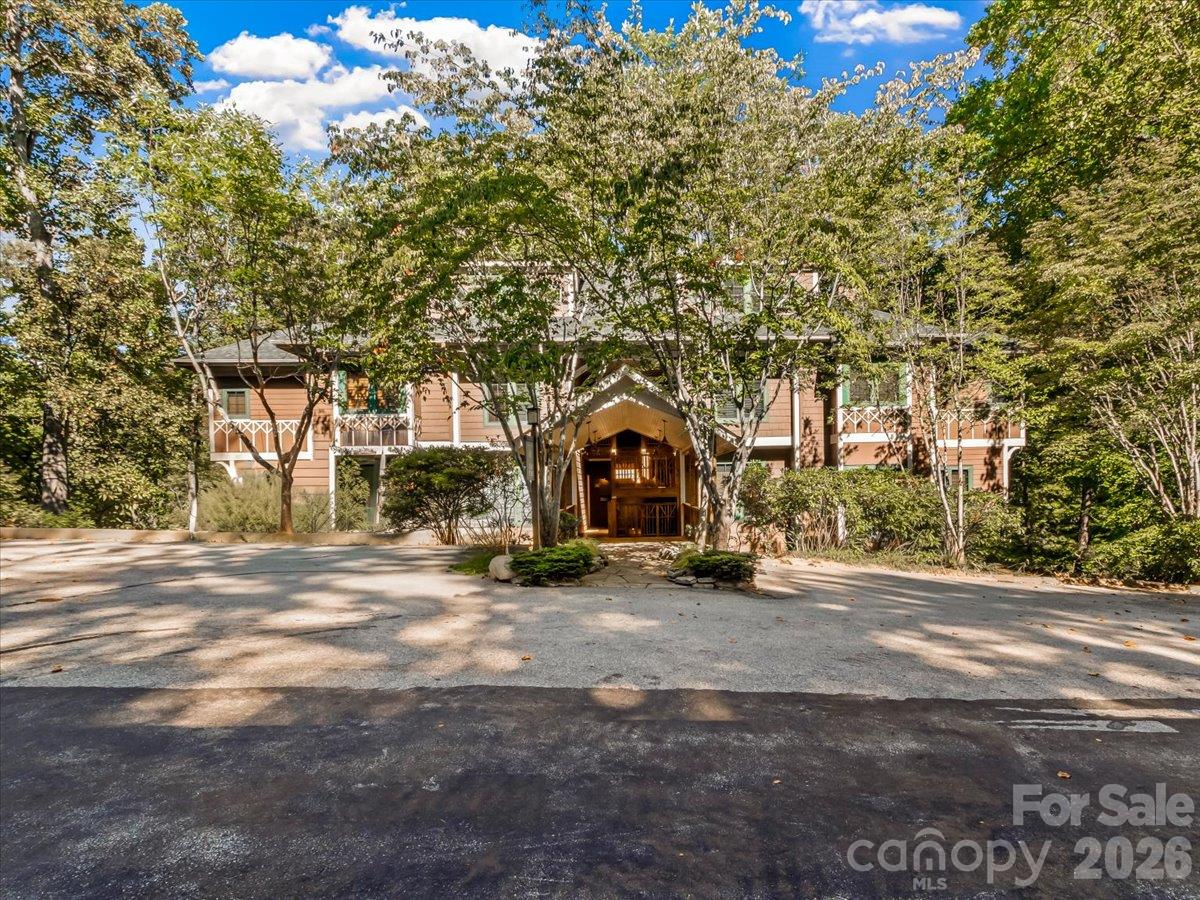 81 Creekside Way F-301 Property Photo 1