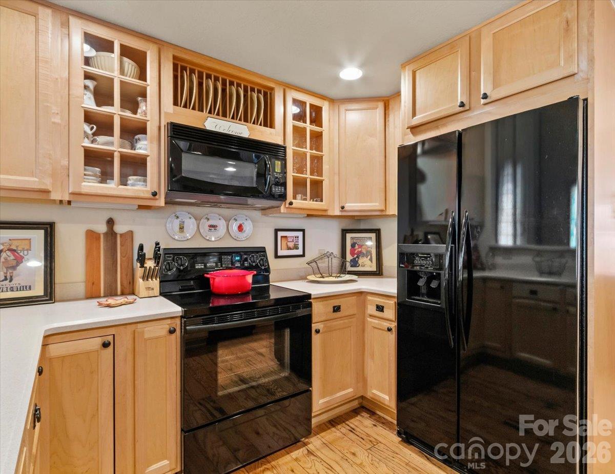 81 Creekside Way F-301 Property Photo 14