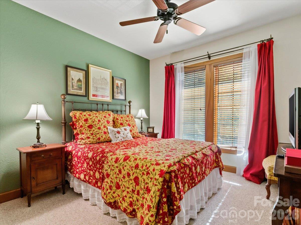 81 Creekside Way F-301 Property Photo 18