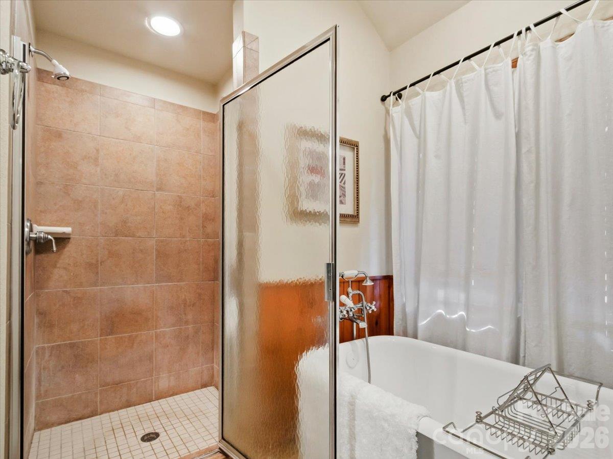 81 Creekside Way F-301 Property Photo 25