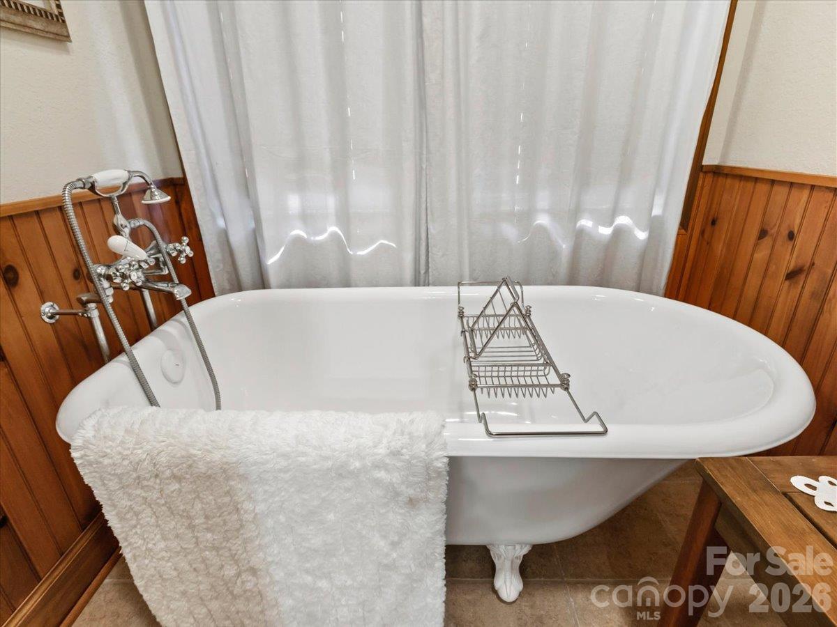 81 Creekside Way F-301 Property Photo 26