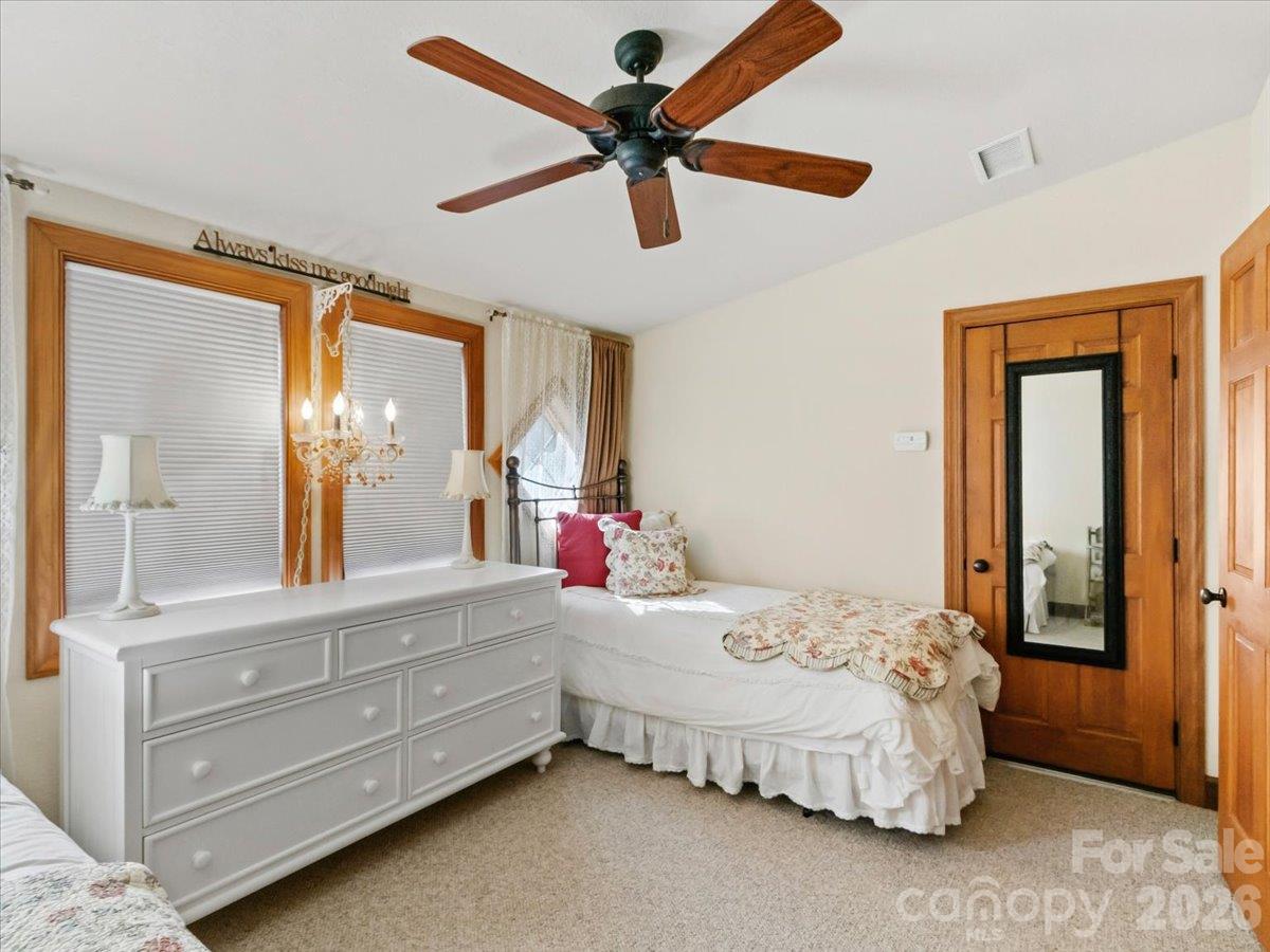 81 Creekside Way F-301 Property Photo 28
